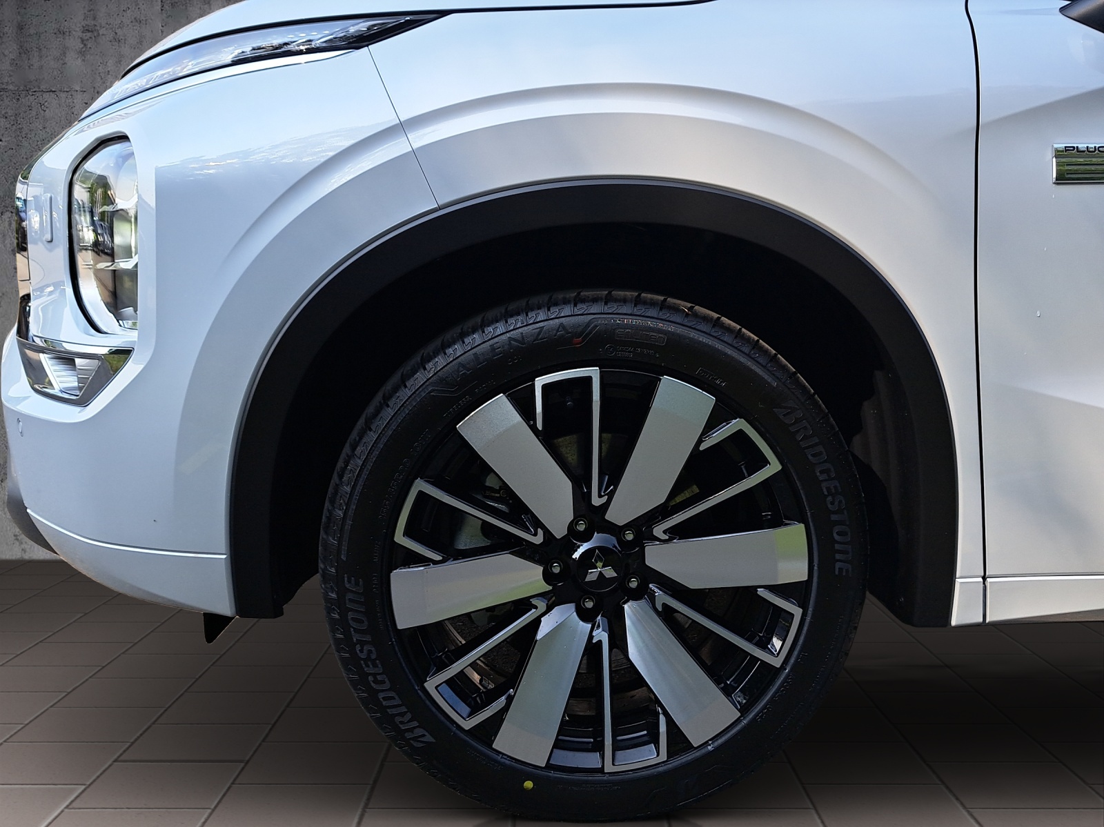MITSUBISHI Outlander 2.4 PHEV Instyle 4x4-image-8