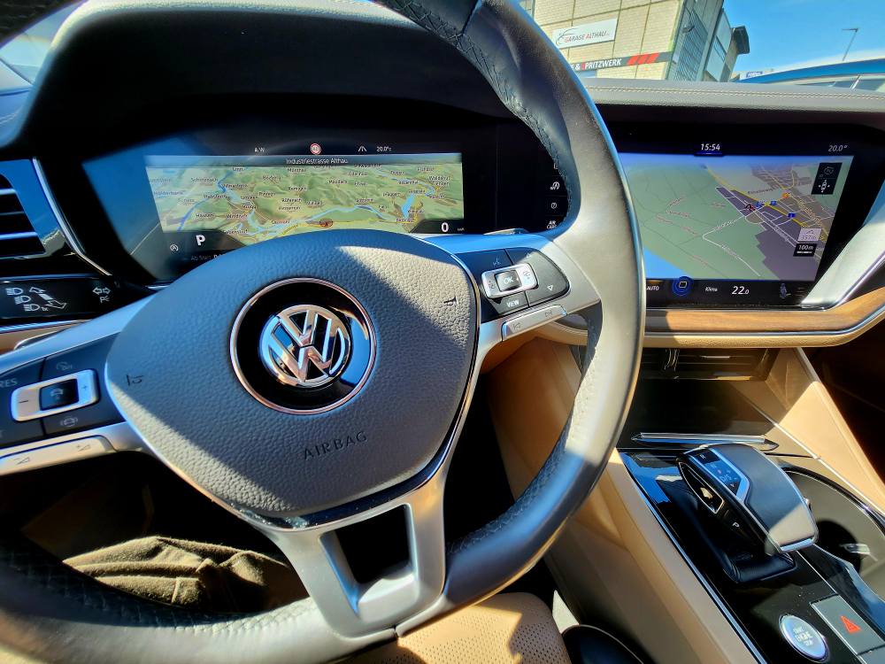 VW Touareg 3.0 TDI Atmosphere Tiptronic-image-12