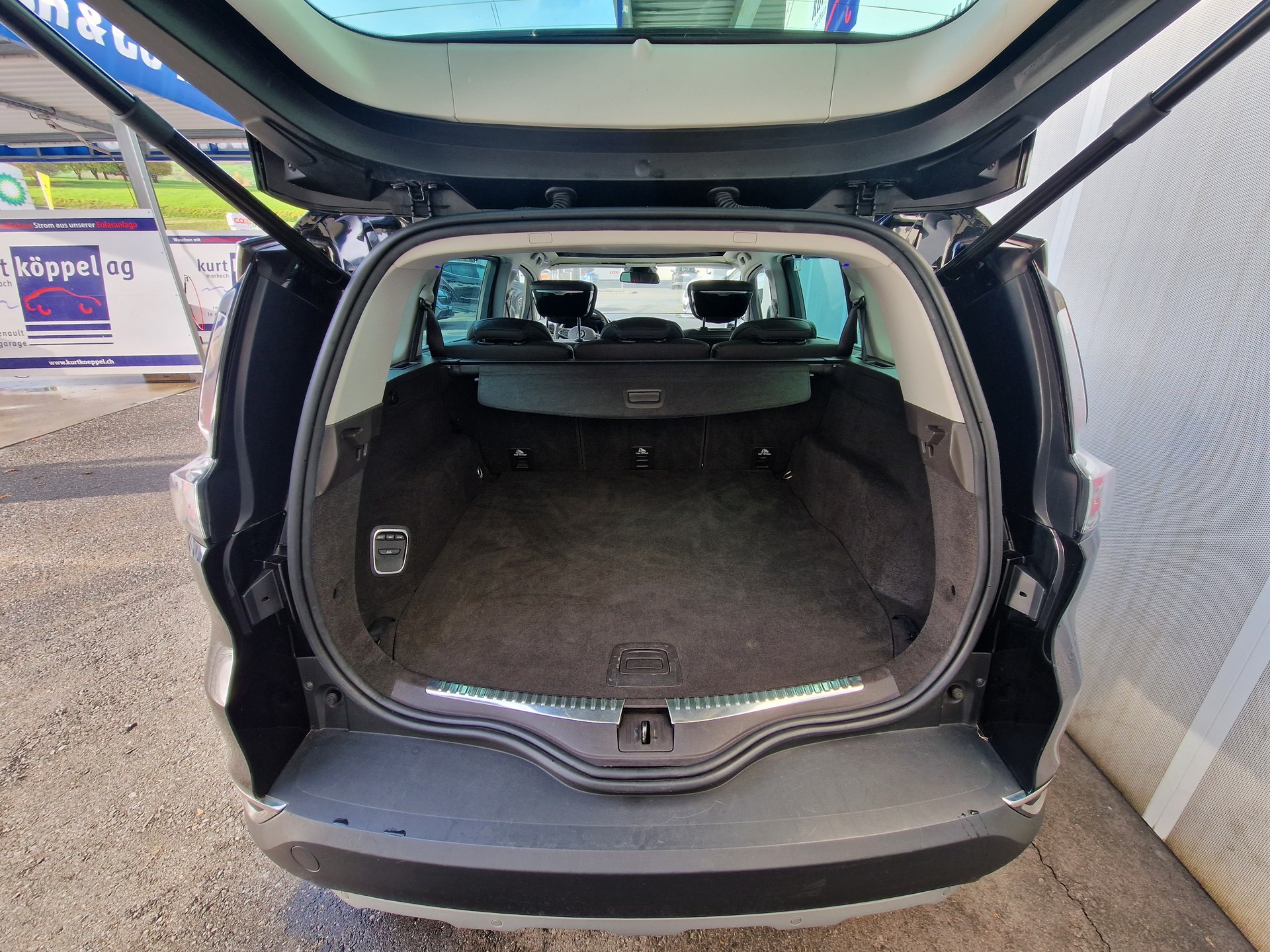 RENAULT Espace 1.6 dCi Initiale Paris EDC-showroom-element-3
