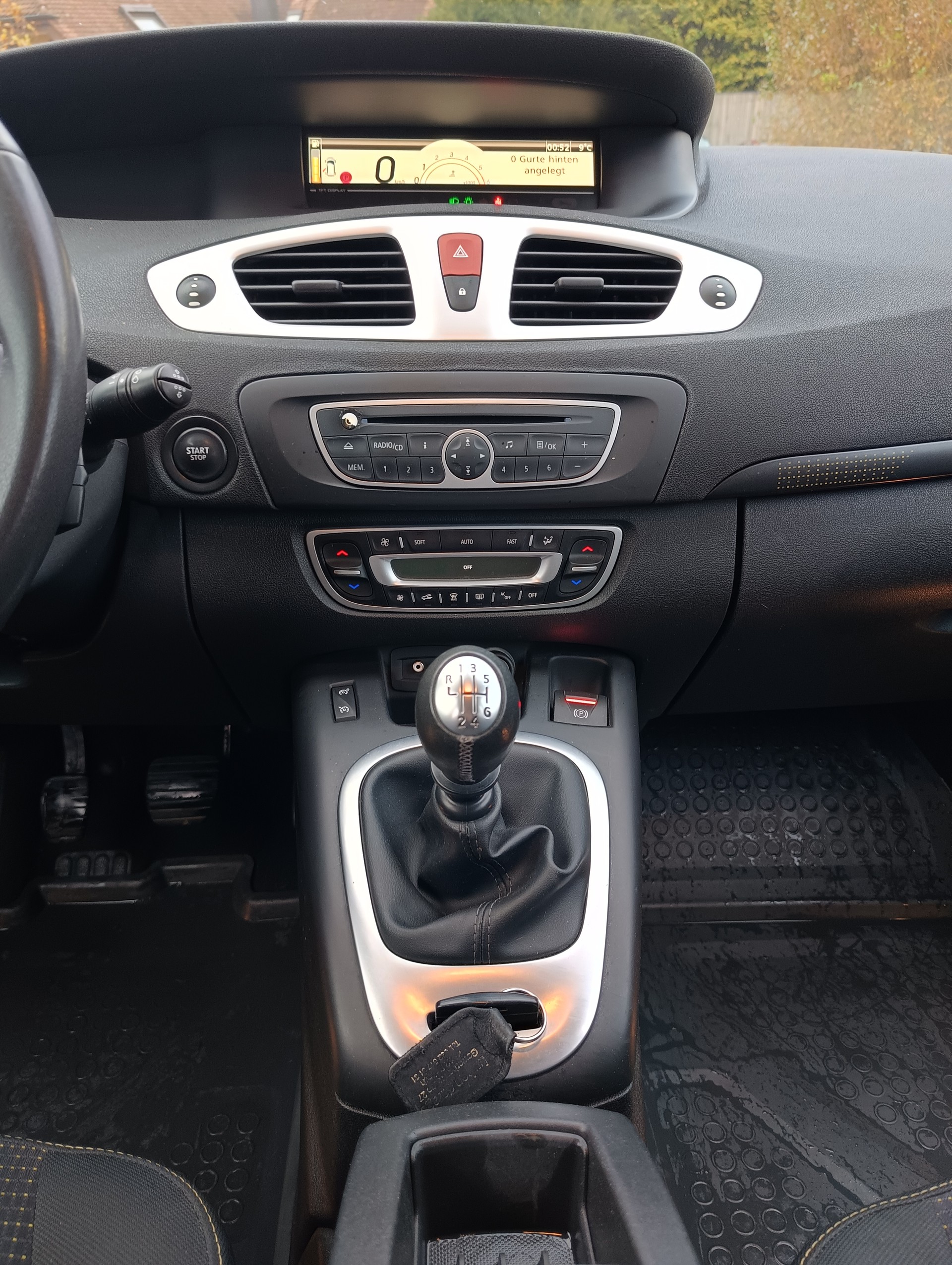 RENAULT Grand Scénic 1.9 dCi Expression-image-11