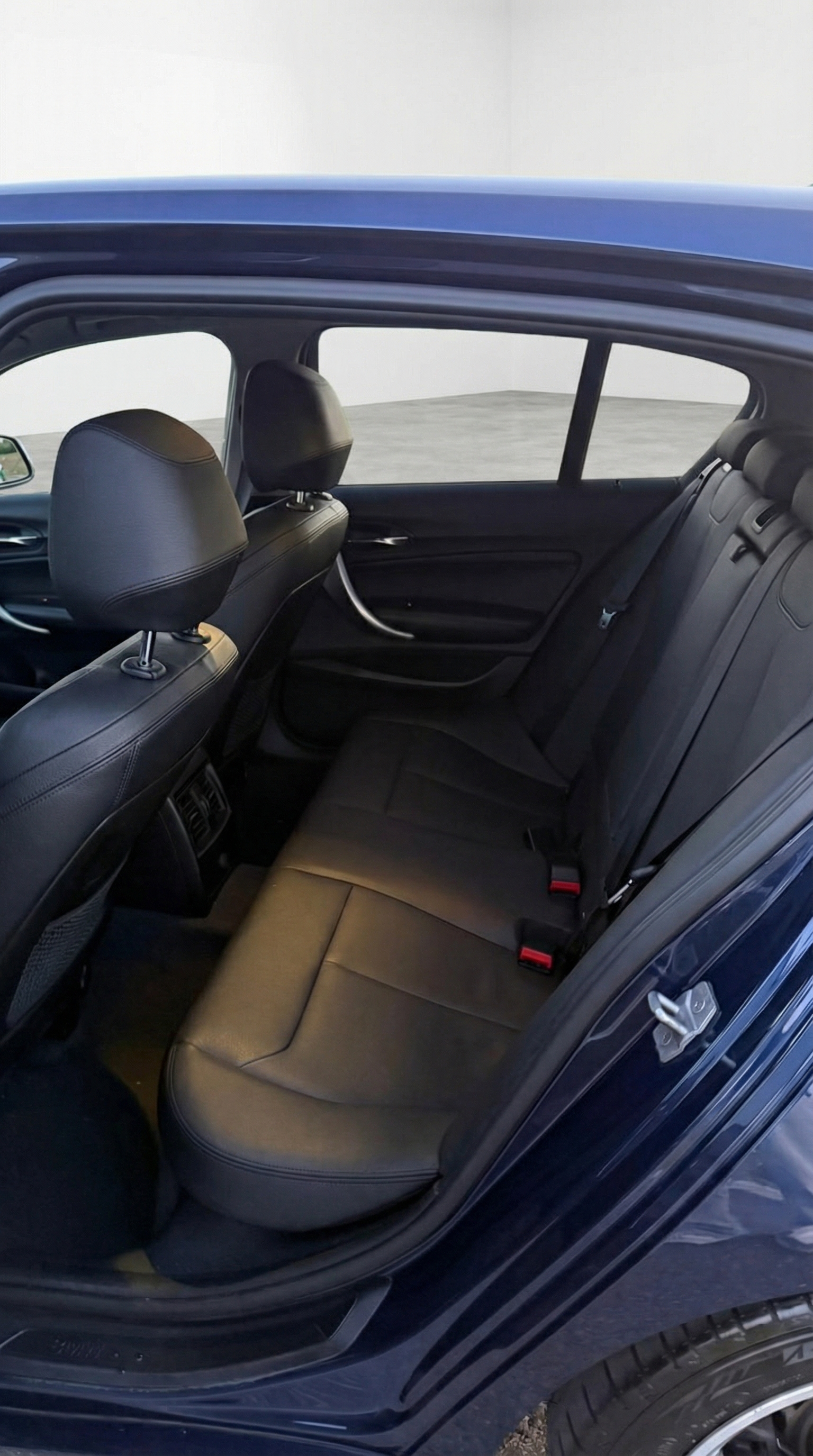 BMW 120d xDrive Sport Line-image-6