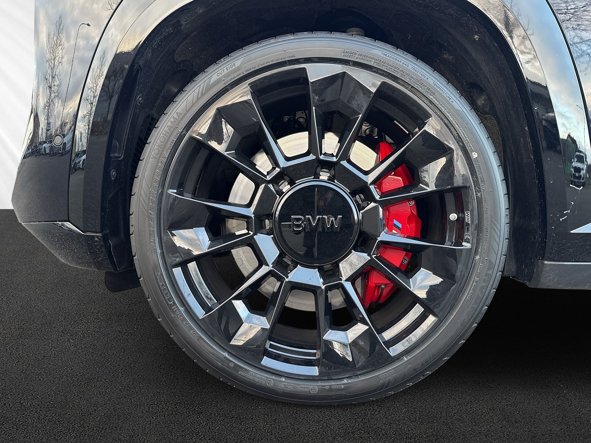 BMW XM xDrive 50e PHEV Steptronic-image-9
