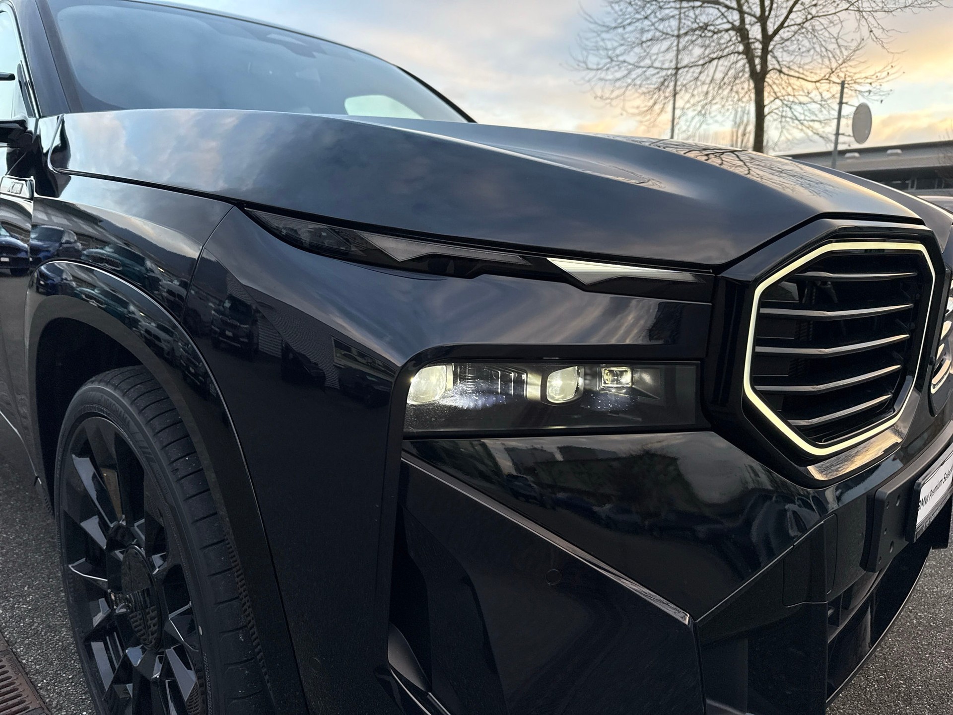 BMW XM xDrive 50e PHEV Steptronic-image-18