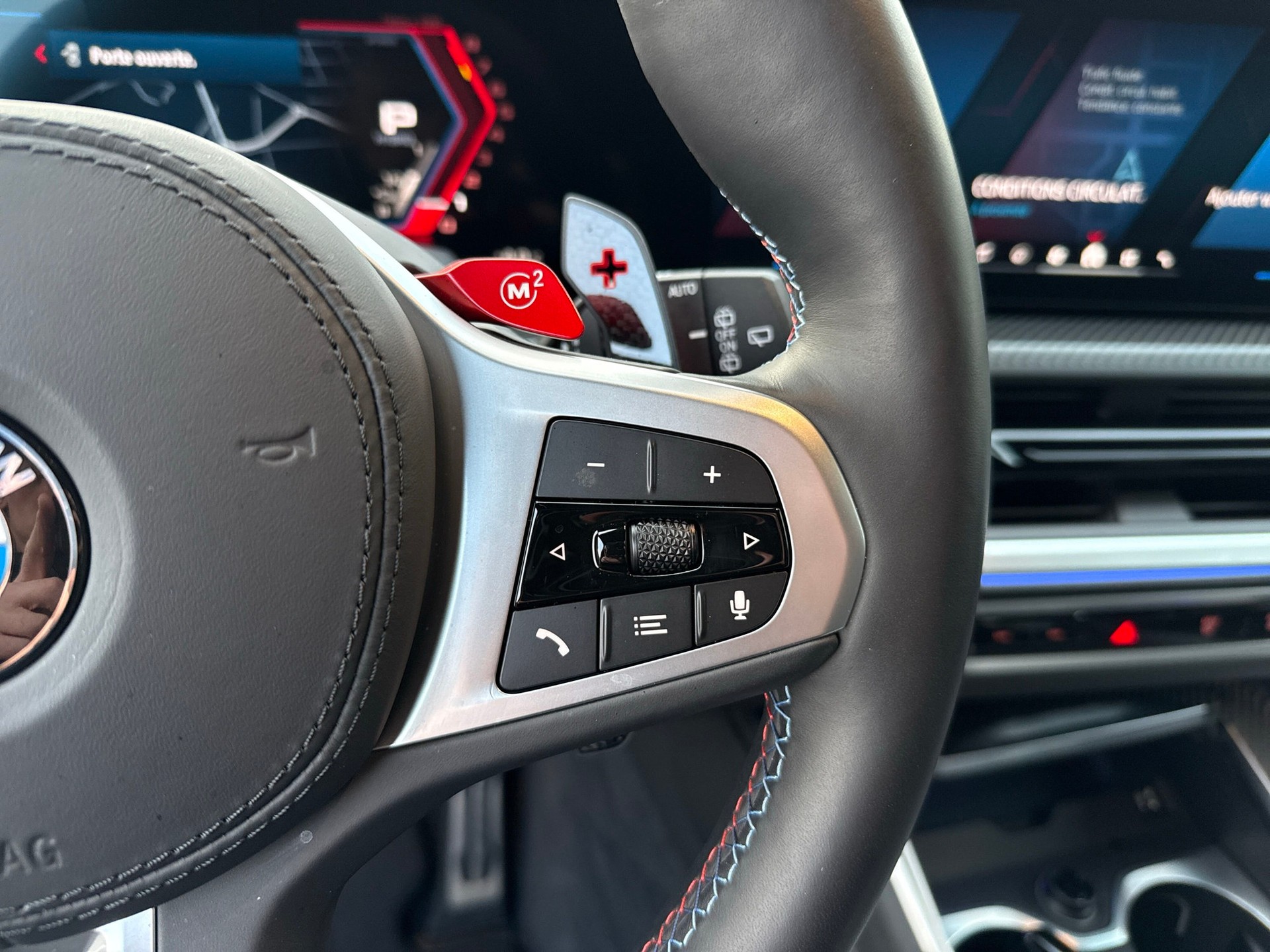 BMW XM xDrive 50e PHEV Steptronic-image-16