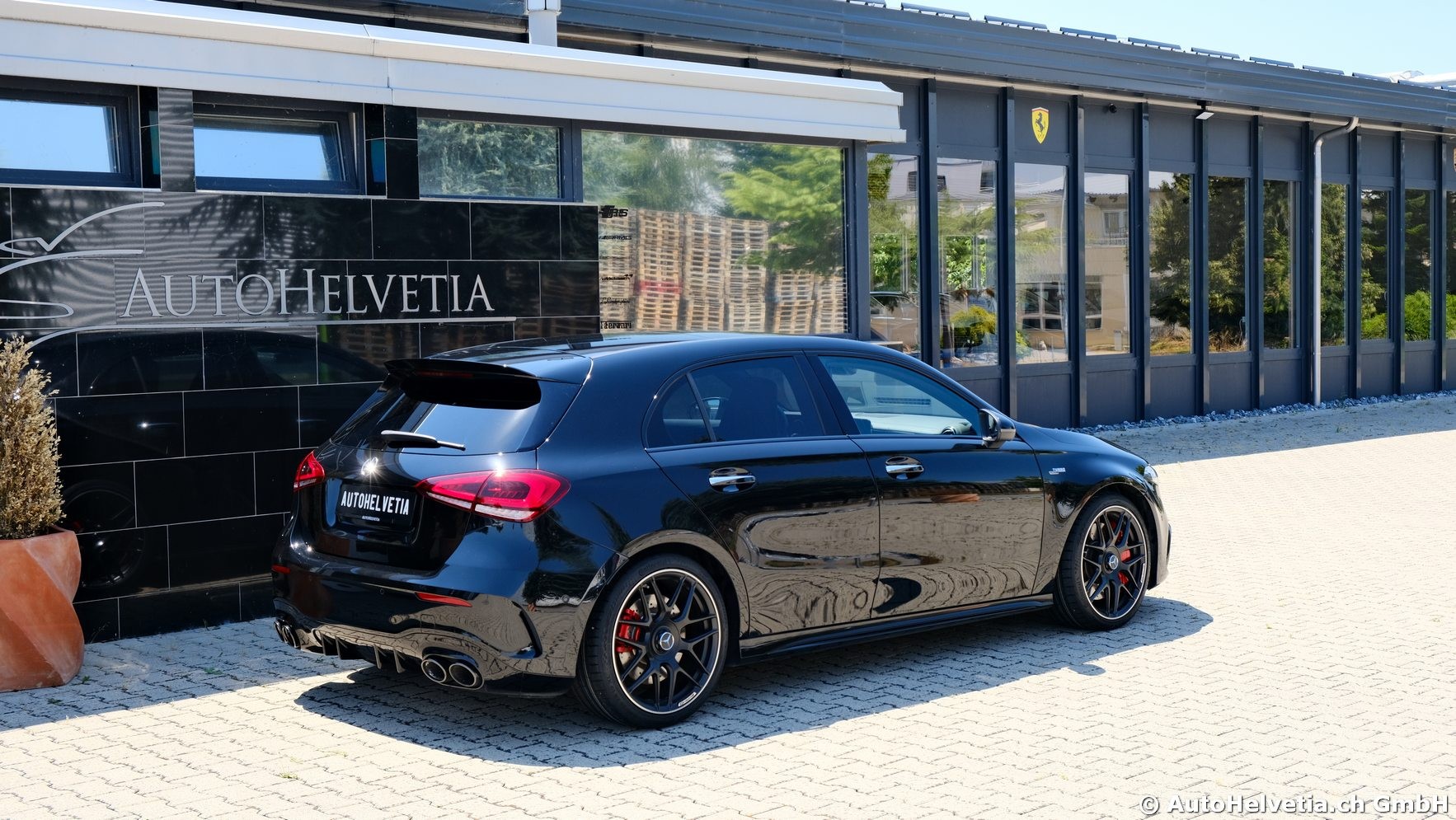 MERCEDES-BENZ A 45 S AMG 4Matic+ Speedshift-image-16