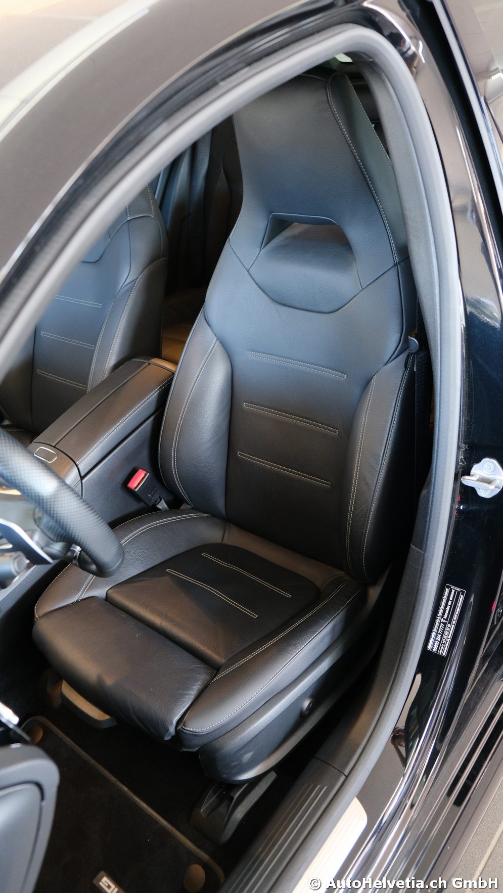 MERCEDES-BENZ A 45 S AMG 4Matic+ Speedshift-image-12