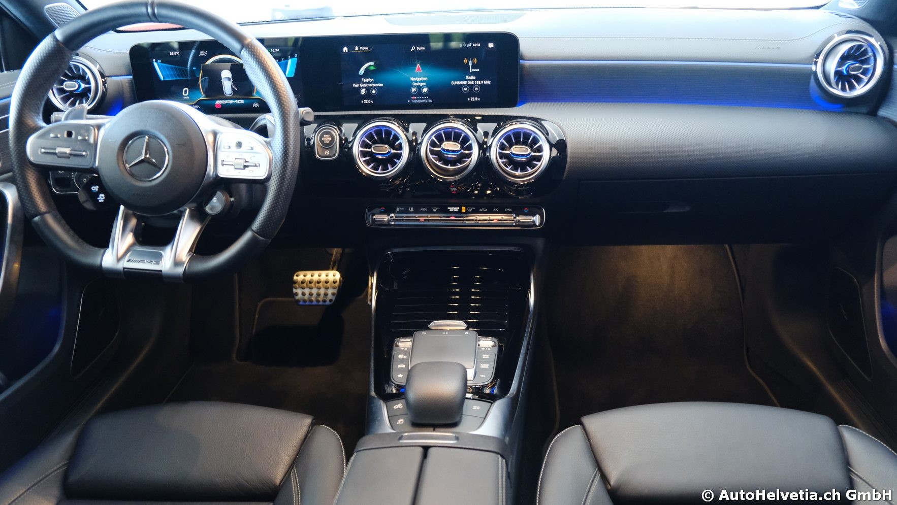 MERCEDES-BENZ A 45 S AMG 4Matic+ Speedshift-image-9
