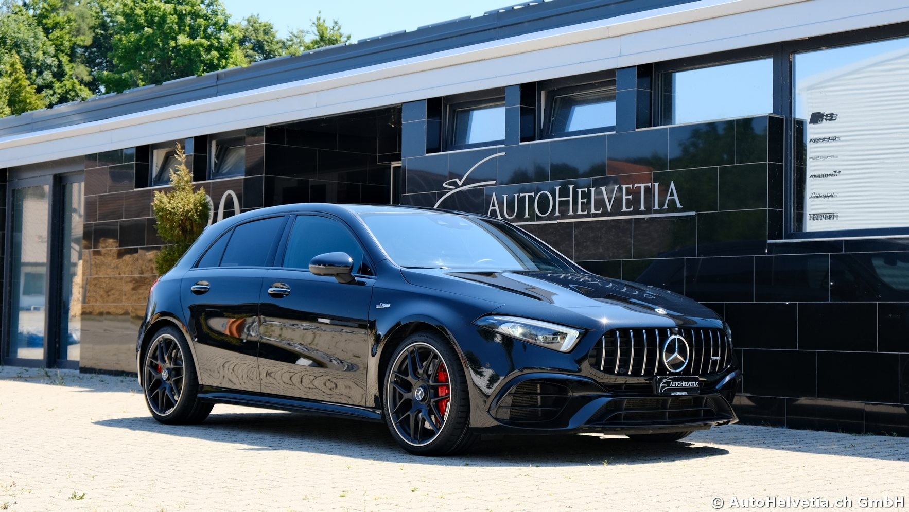 MERCEDES-BENZ A 45 S AMG 4Matic+ Speedshift-image-17