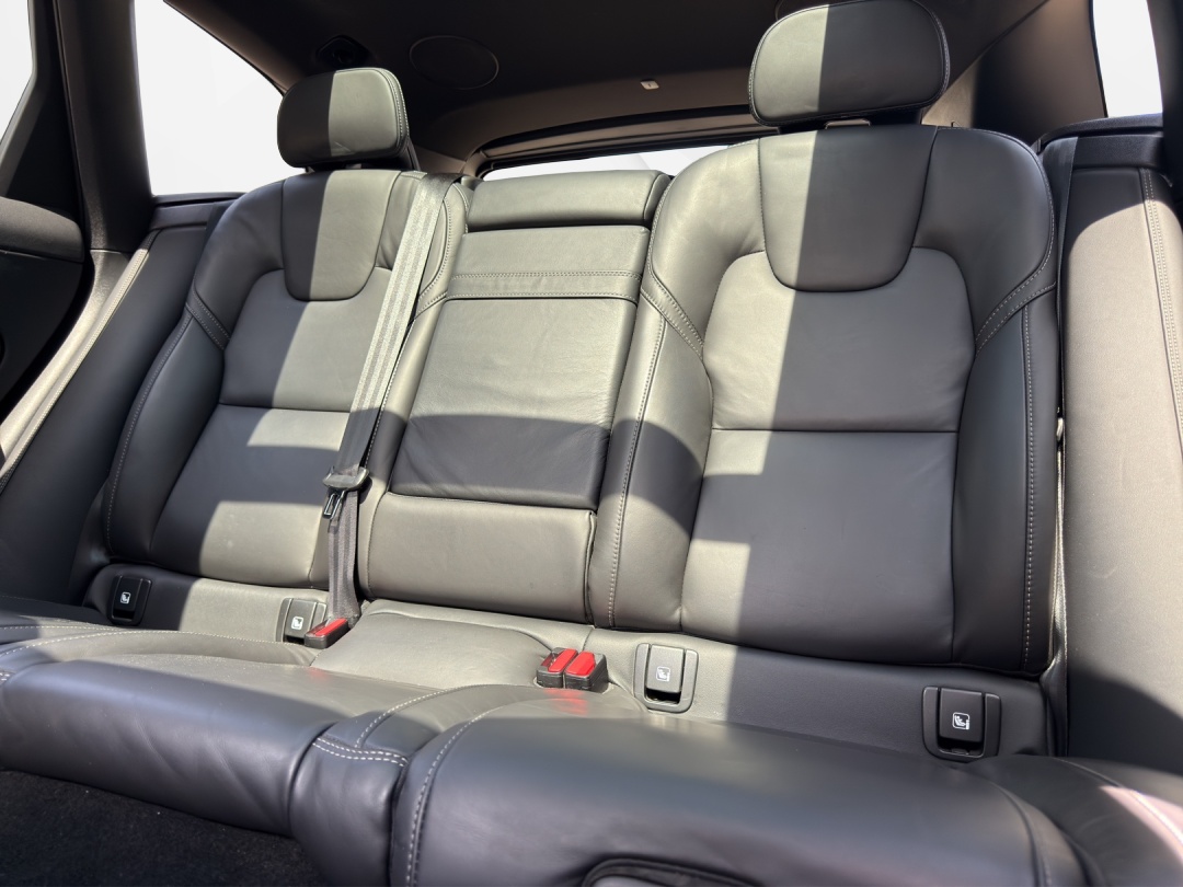 VOLVO XC60 T6 eAWD R-Design Geartronic-image-10