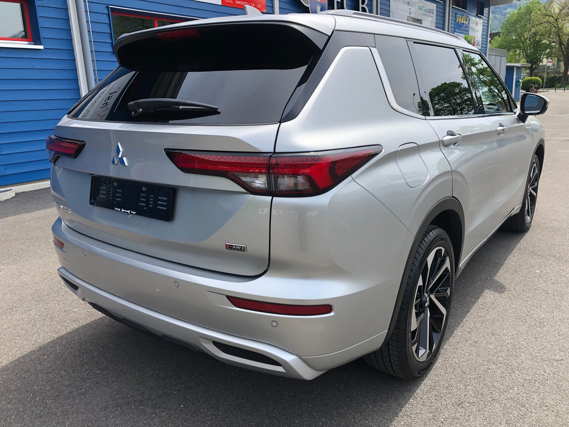 MITSUBISHI S-AWC-showroom-element-2