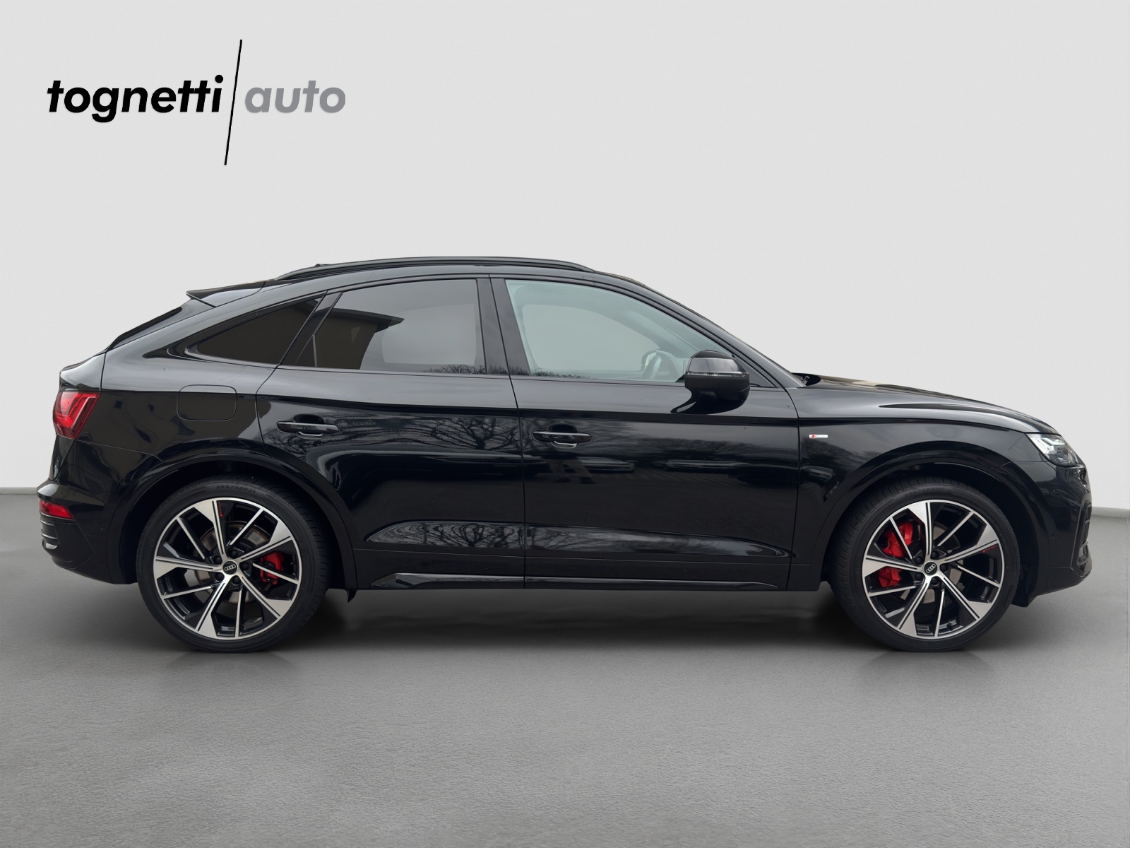 AUDI Q5 Sportback 40 TDI Blackedition quattro S-tronic-showroom-element-2