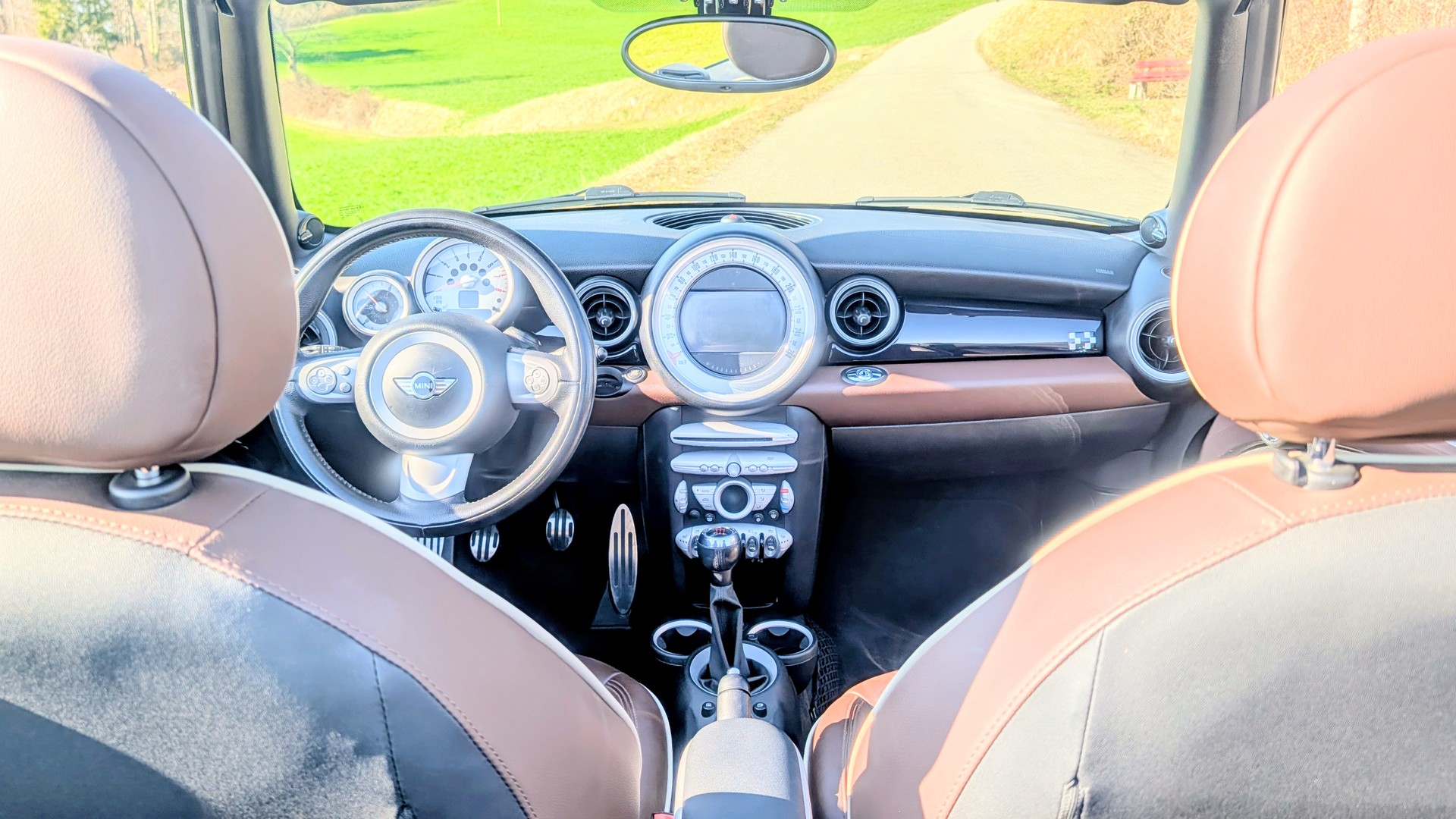 MINI MINI Cooper Cabrio John Cooper Works-image-15