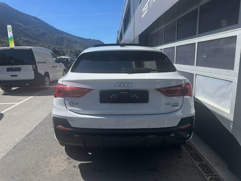 AUDI Q3 Sportback 2.0 45 TFSI S line quattro S-Tronic-showroom-element-3