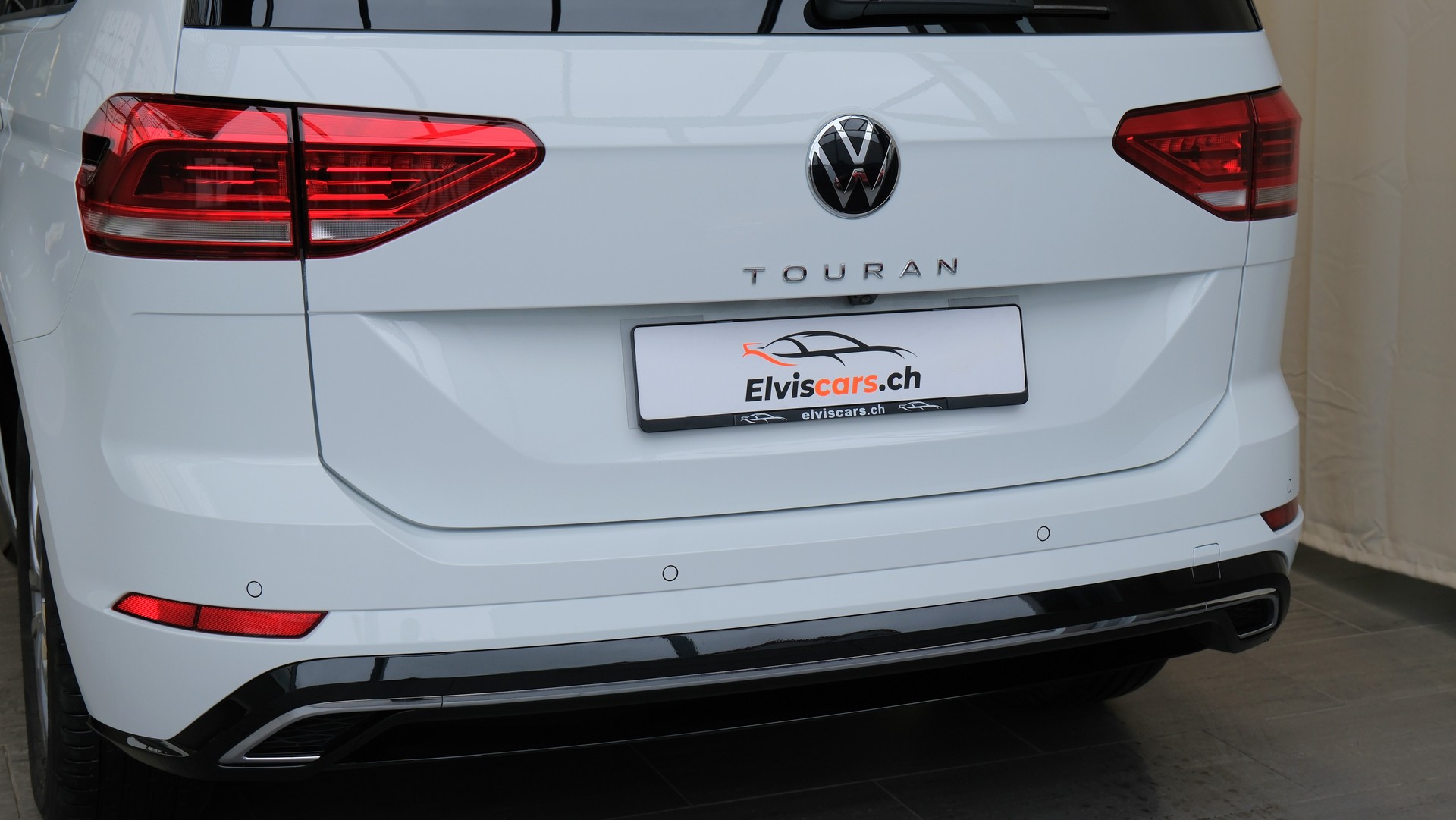 VW Touran 1.5 TSI EVO Comfort United R Line DSG-image-12