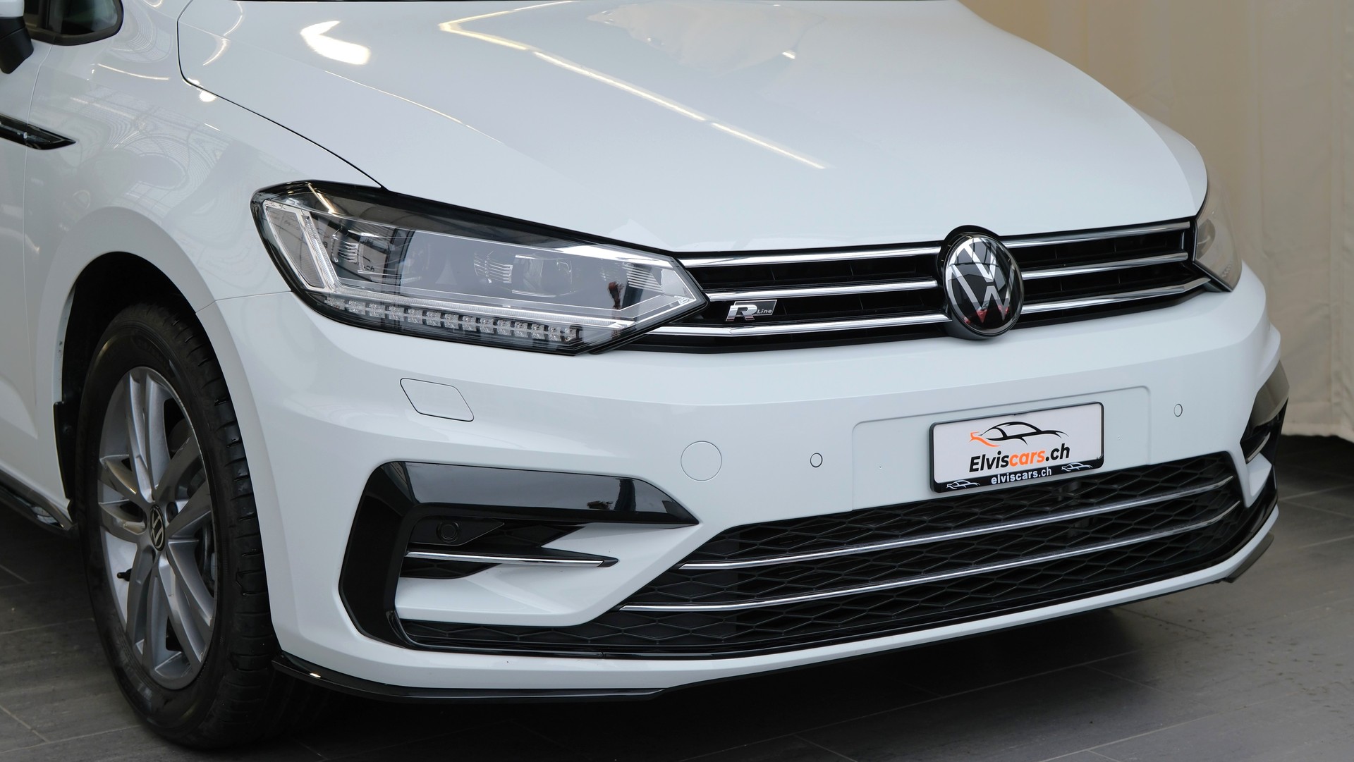 VW Touran 1.5 TSI EVO Comfort United R Line DSG-image-28