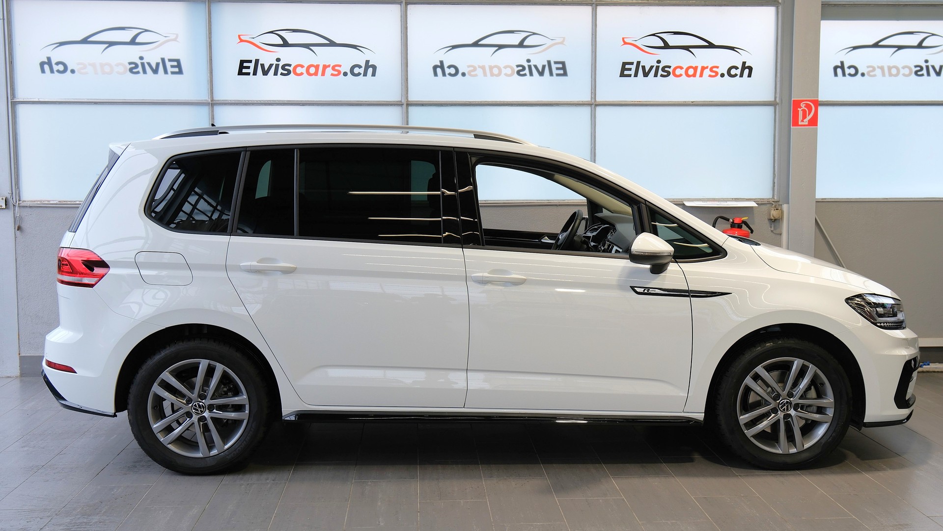 VW Touran 1.5 TSI EVO Comfort United R Line DSG-image-25