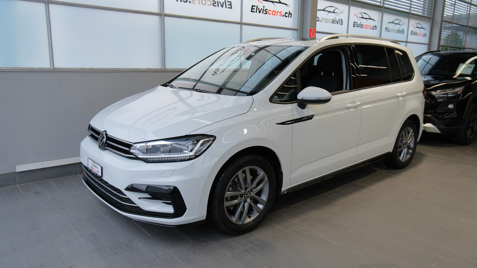 VW Touran 1.5 TSI EVO Comfort United R Line DSG-image-7