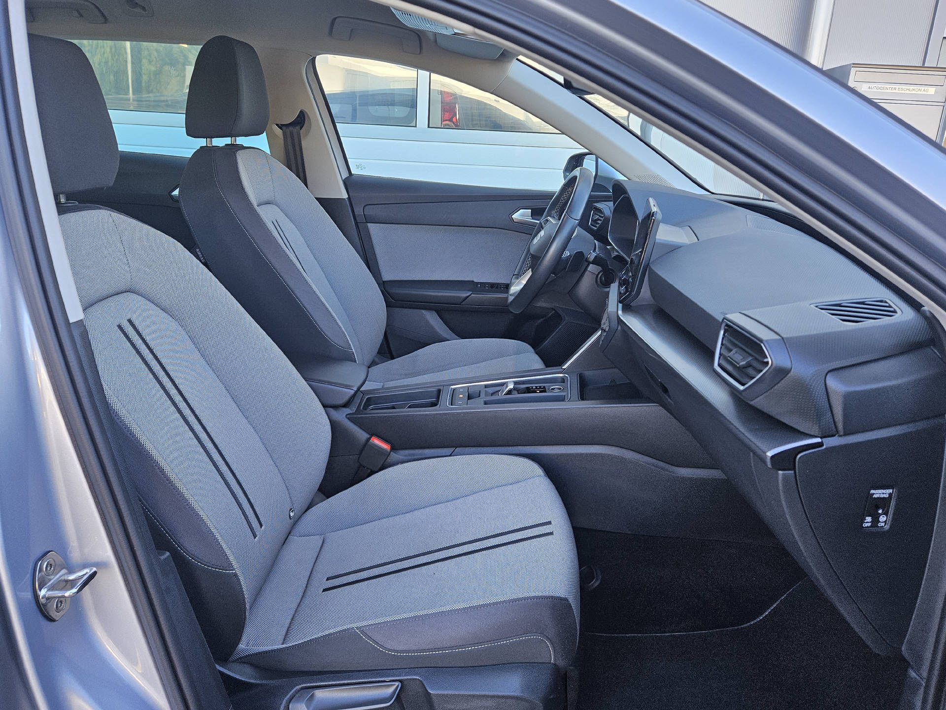 SEAT Leon ST 2.0 TDI Style DSG* Navi * Abstandsregeltempomat ACC *-image-21