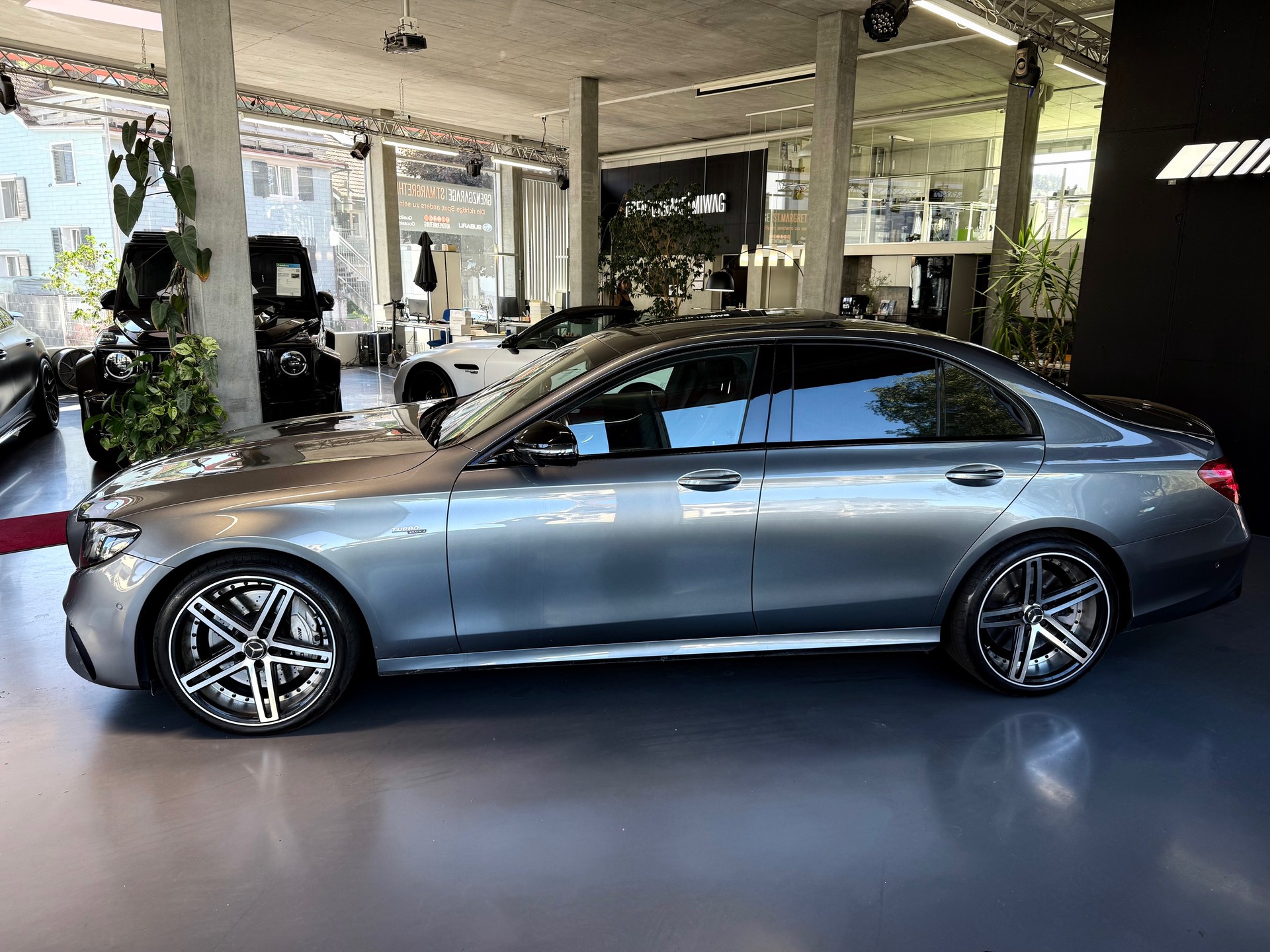 MERCEDES-BENZ E 53 AMG 4Matic+ Speedshift MCT-showroom-element-3