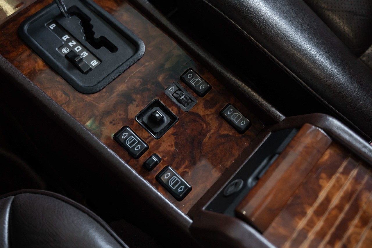 MERCEDES-BENZ 300 TE-24-image-25