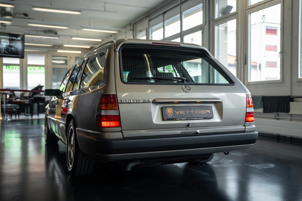 MERCEDES-BENZ 300 TE-24-image-3