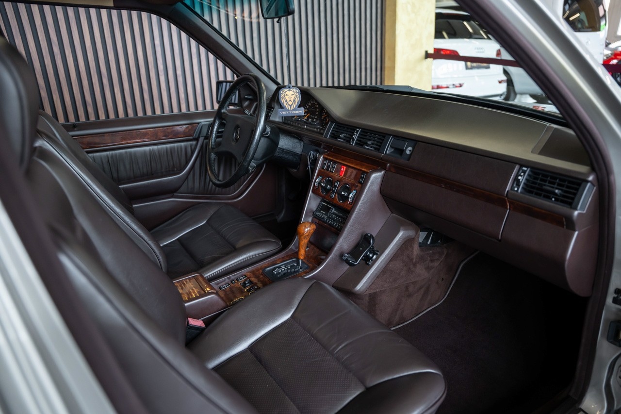 MERCEDES-BENZ 300 TE-24-image-16