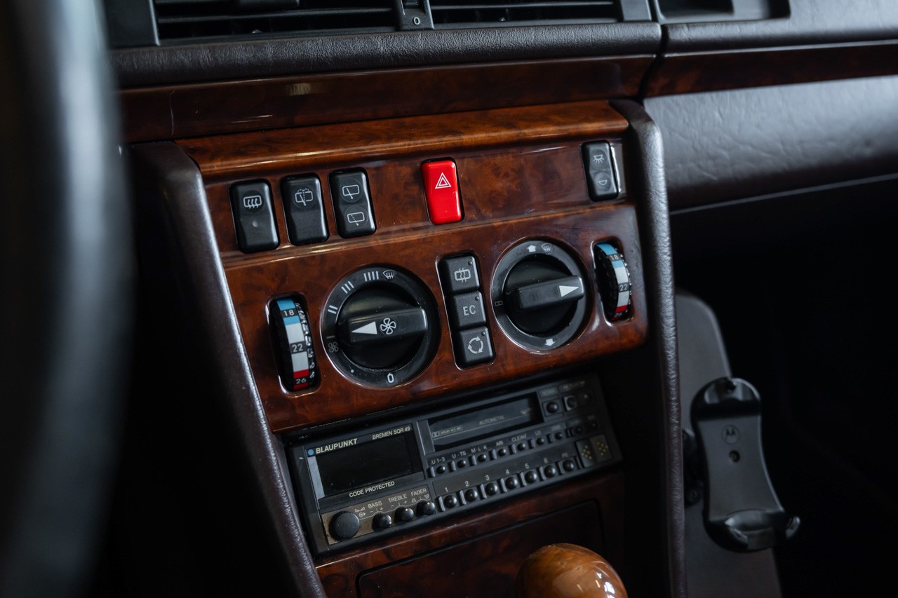 MERCEDES-BENZ 300 TE-24-image-22