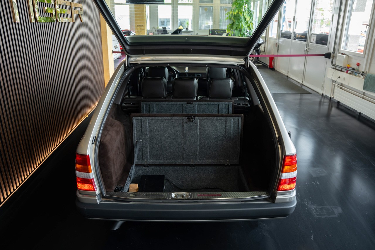 MERCEDES-BENZ 300 TE-24-image-8
