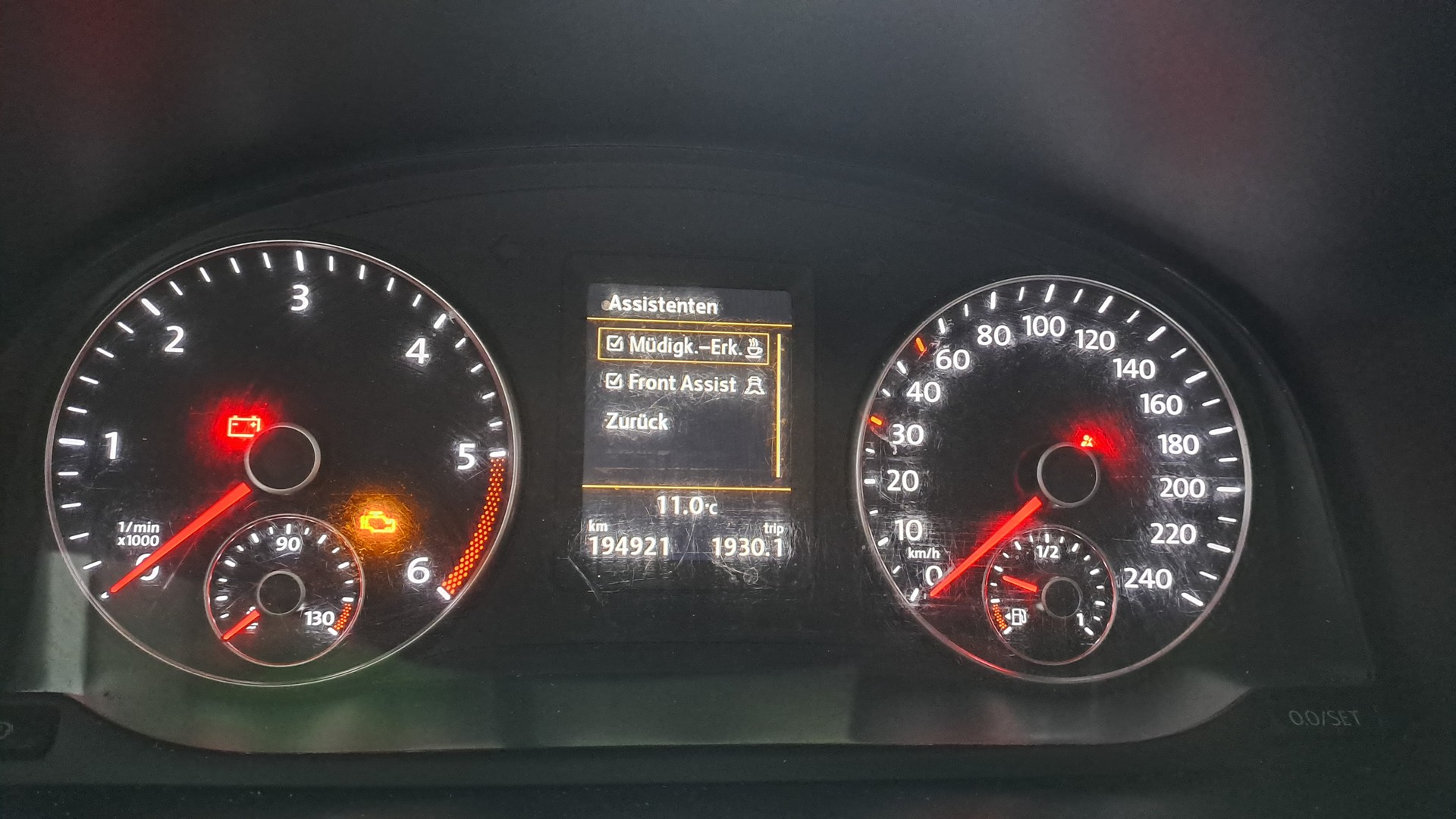 VW Caddy 2.0TDI 4Motion BlueMotion Technology-image-9