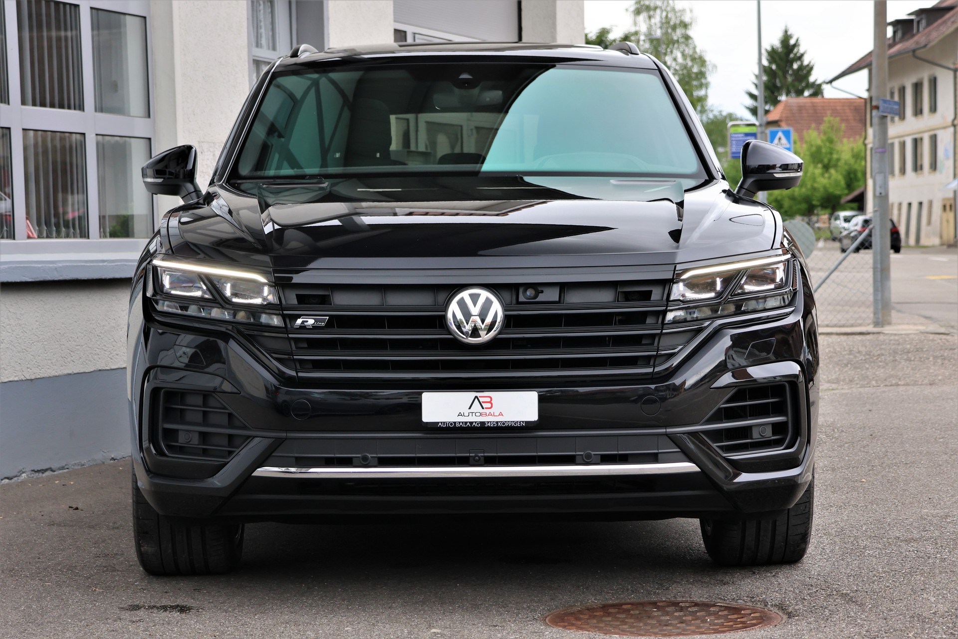 VW Touareg 3.0 TDI R Line Tiptronic (CH) + 3.5T AHK-showroom-element-1