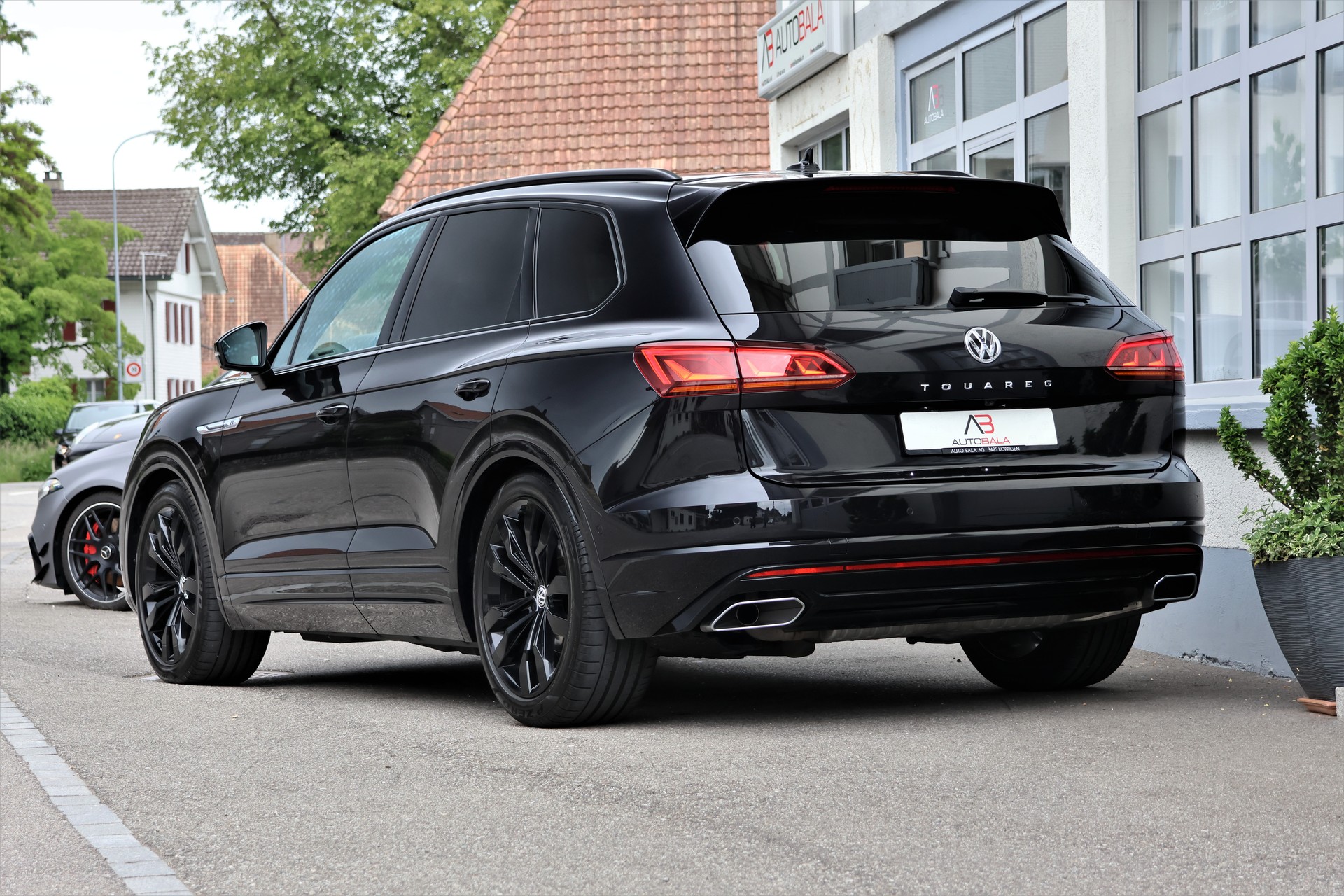 VW Touareg 3.0 TDI R Line Tiptronic (CH) + 3.5T AHK-showroom-element-2