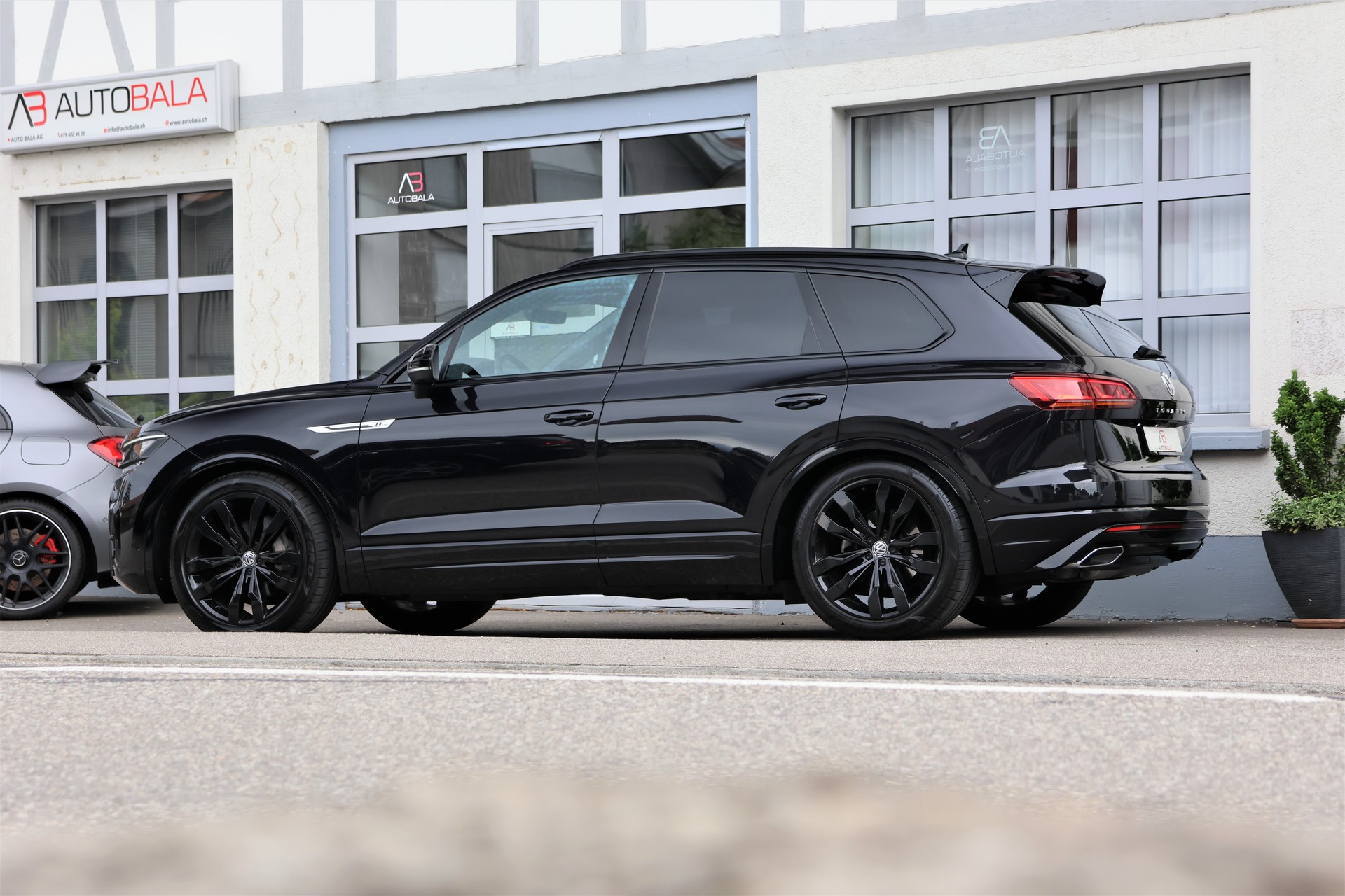 VW Touareg 3.0 TDI R Line Tiptronic (CH) + 3.5T AHK-showroom-element-3