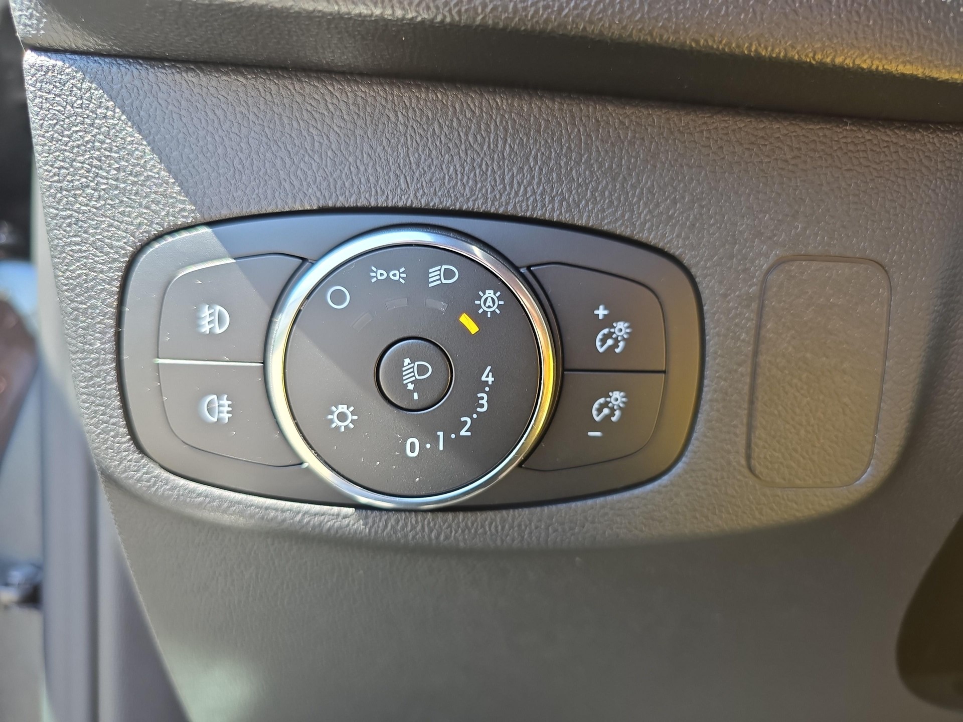 FORD Focus 1.0i EcoB Hybrid 155 ST-Line X / ab 3,99% Leasing bei Abschluss einer Protect Autoversicherung-image-19