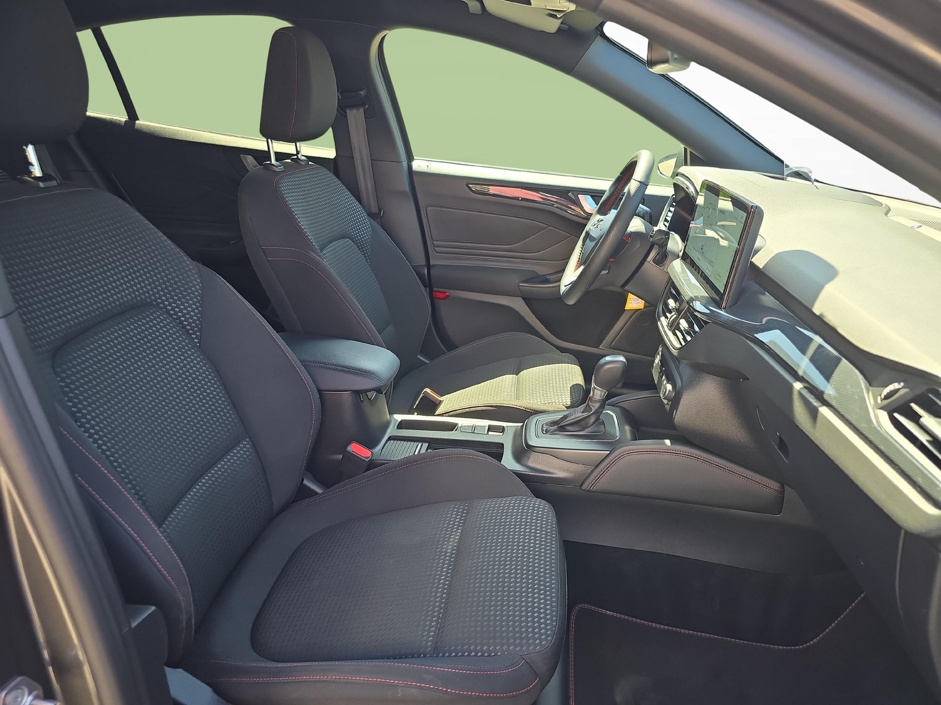 FORD Focus 1.0i EcoB Hybrid 155 ST-Line X / ab 3,99% Leasing bei Abschluss einer Protect Autoversicherung-image-9