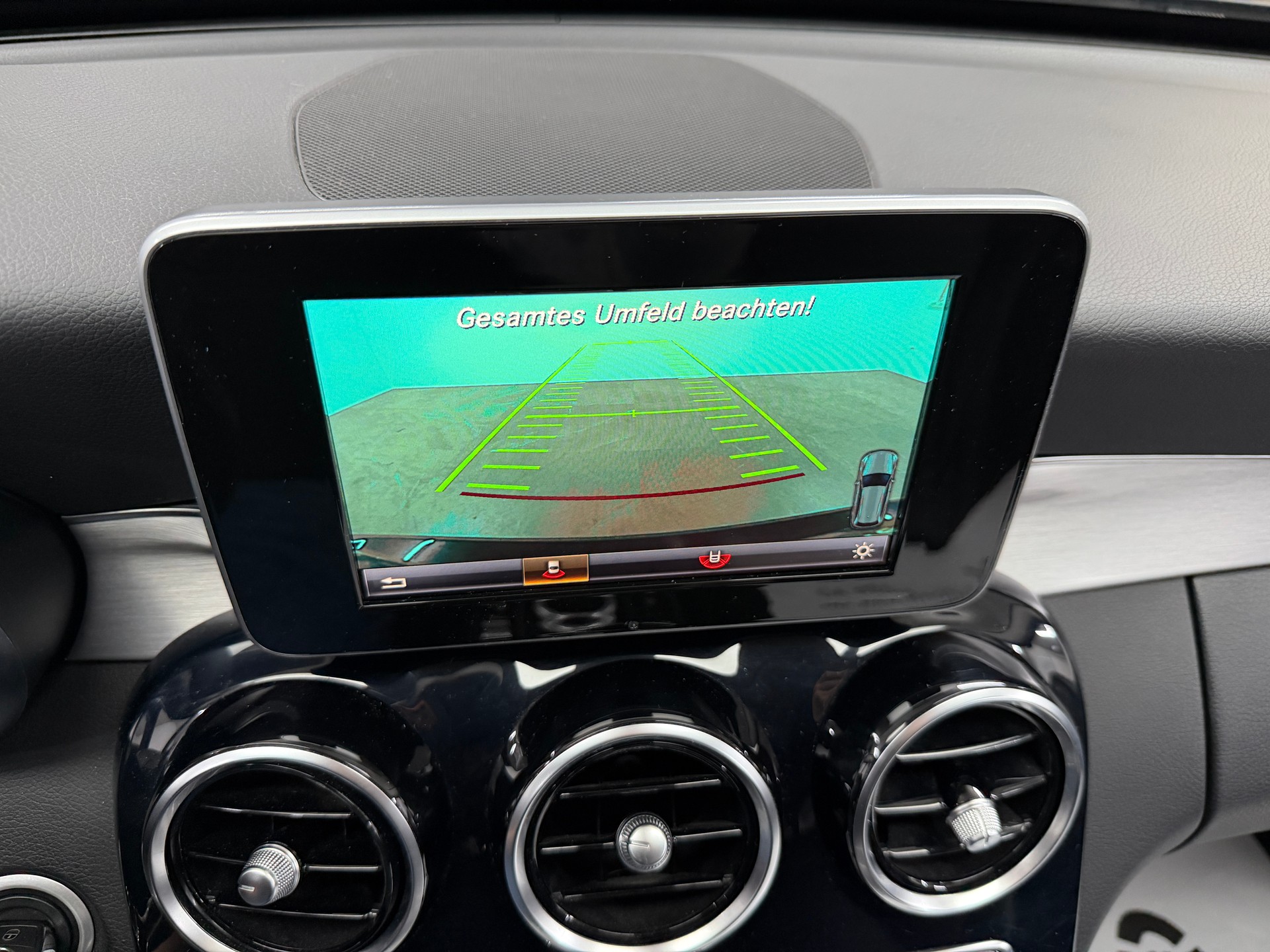 MERCEDES-BENZ C 200 Deep Black Avantgarde 184PS 4Matic 7G-Tronic / RF-Kamera / Leder / Todwinkel/Parkassistent / Sitzheizung /-image-14