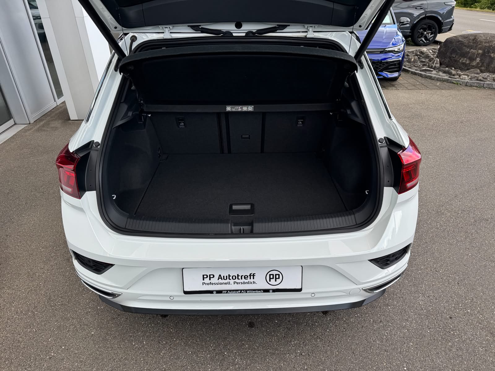 VW T-Roc 2.0 TSI Sport DSG 4Motion-image-4