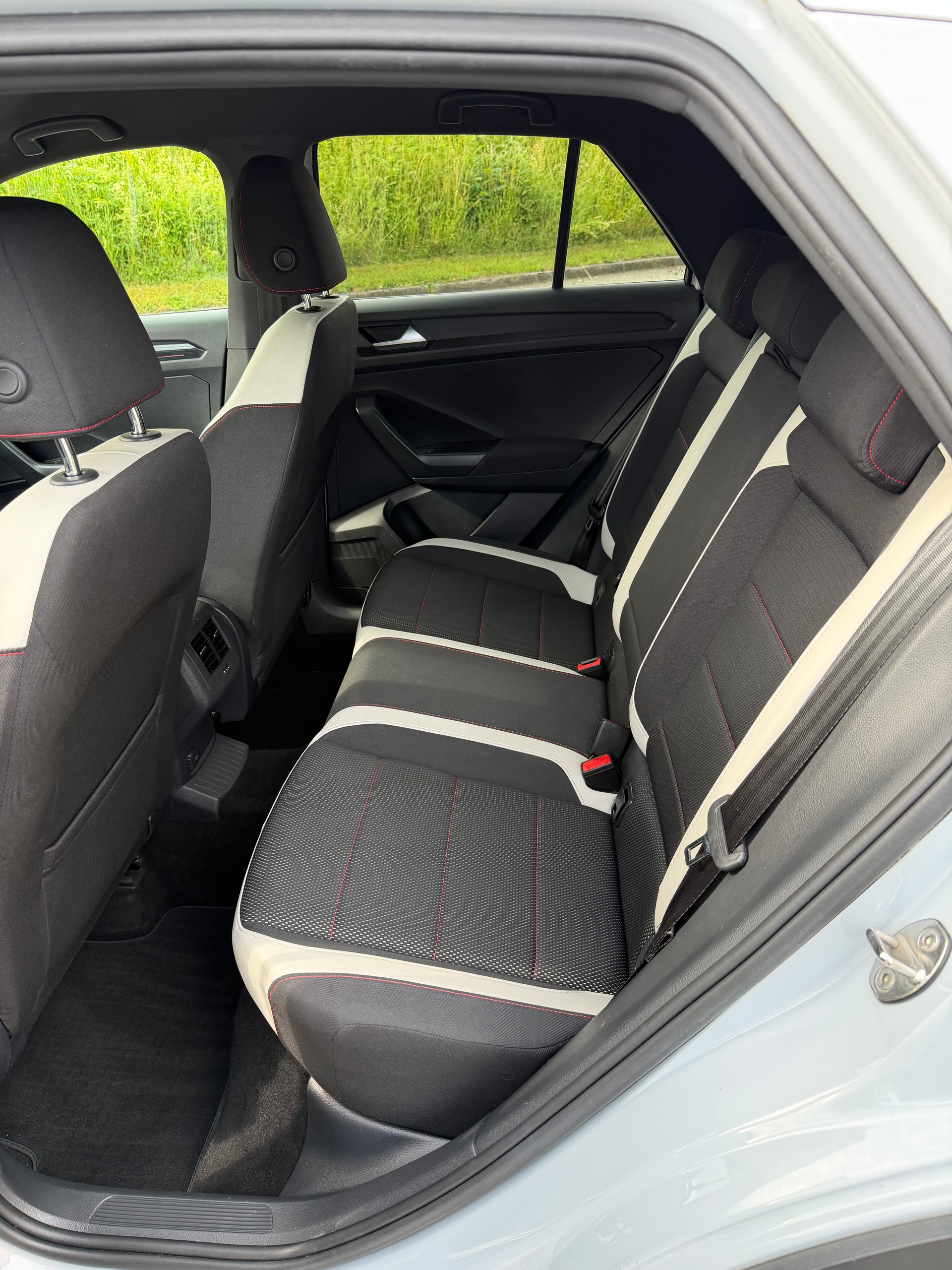 VW T-Roc 2.0 TSI Sport DSG 4Motion-image-11