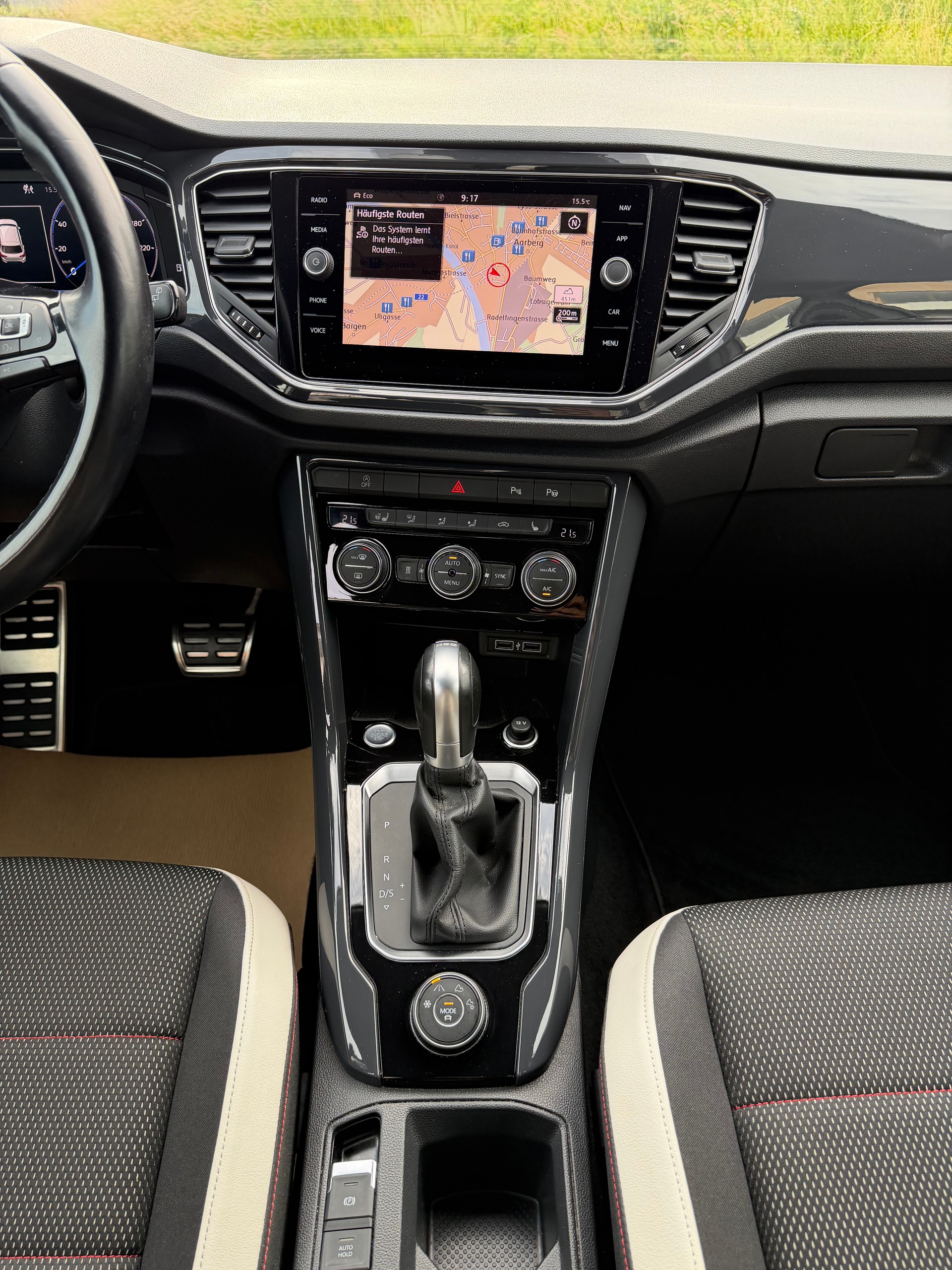 VW T-Roc 2.0 TSI Sport DSG 4Motion-image-8