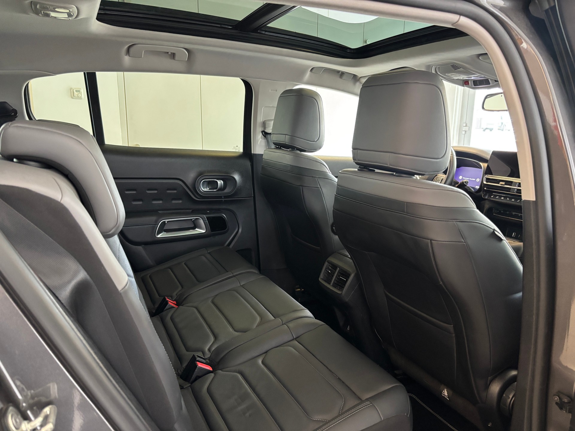 CITROEN C5 Aircross 1.2i PureTech Shine Pack EAT8-image-8