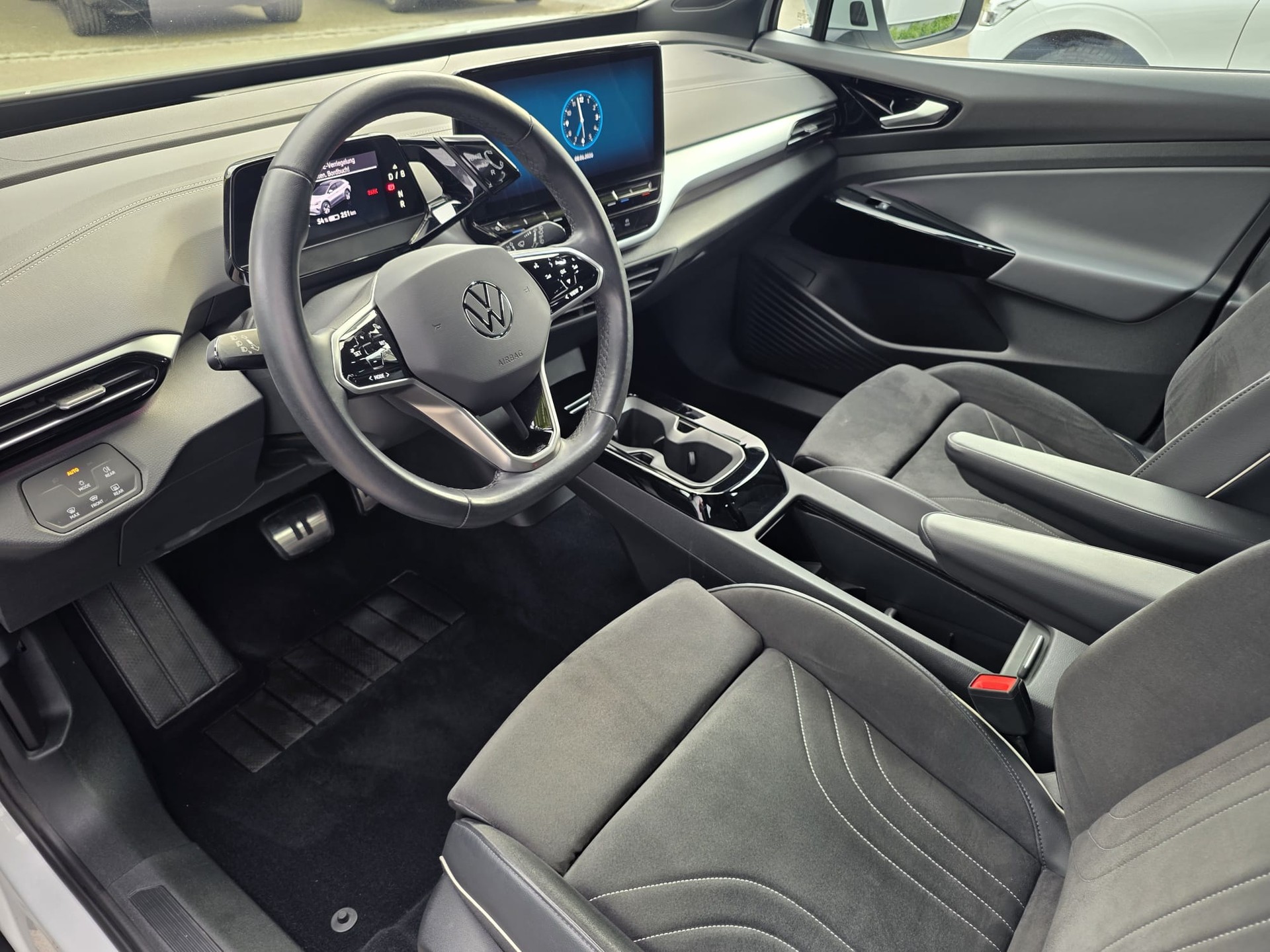VW ID.4 Pro - ** MASSAGE SITZE -HEAD UP DISPLAY - ASSISTENZ PAKET -KOMFORT PAKET - 360° KAMERA -GARANTIE BIS 05.2031**-image-5