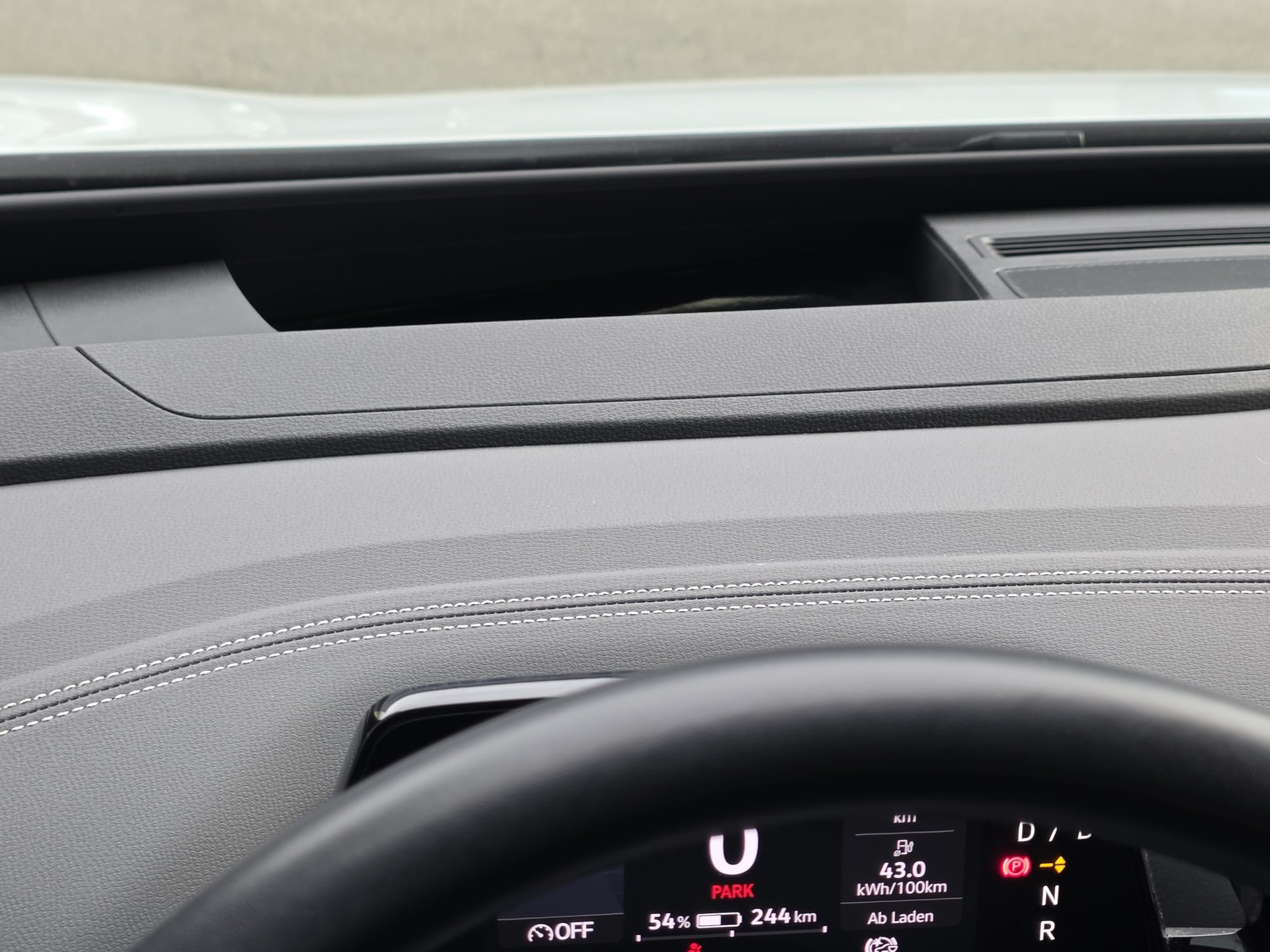 VW ID.4 Pro - ** MASSAGE SITZE -HEAD UP DISPLAY - ASSISTENZ PAKET -KOMFORT PAKET - 360° KAMERA -GARANTIE BIS 05.2031**-image-9