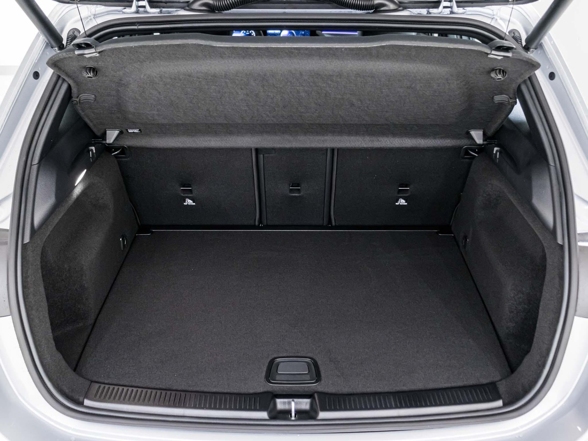 MERCEDES-BENZ B 200-image-11