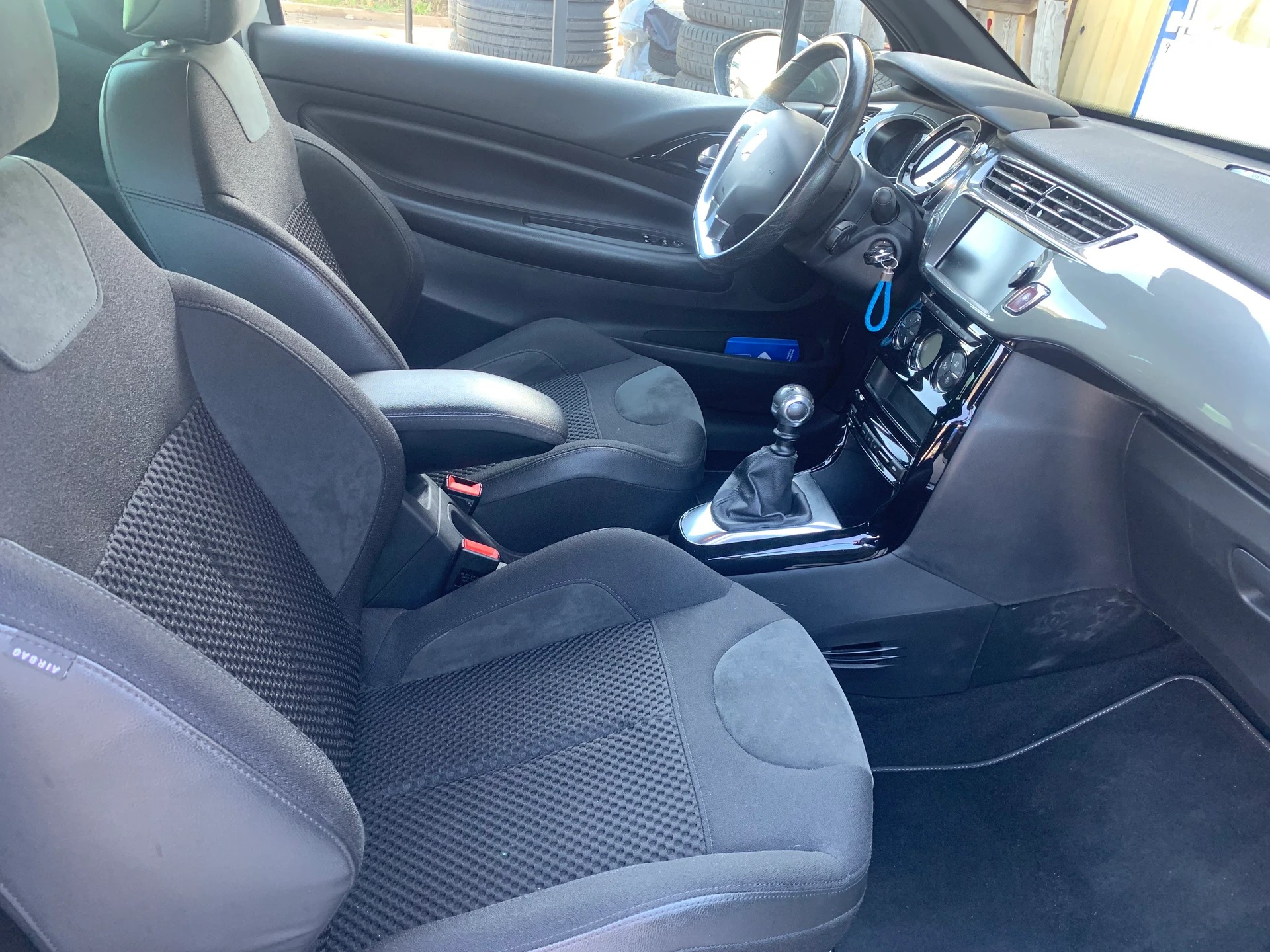 DS AUTOMOBILES DS 3 1.6 BlueHDi Sport Chic Plus-image-13
