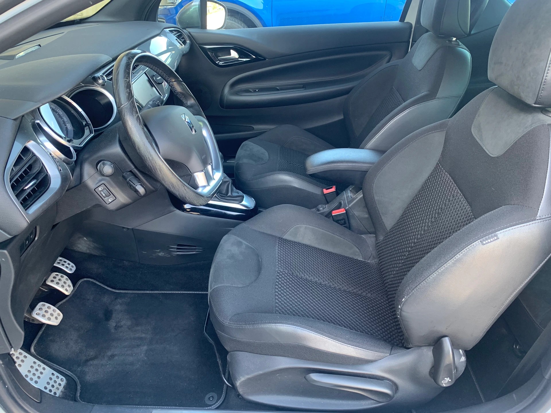 DS AUTOMOBILES DS 3 1.6 BlueHDi Sport Chic Plus-image-10