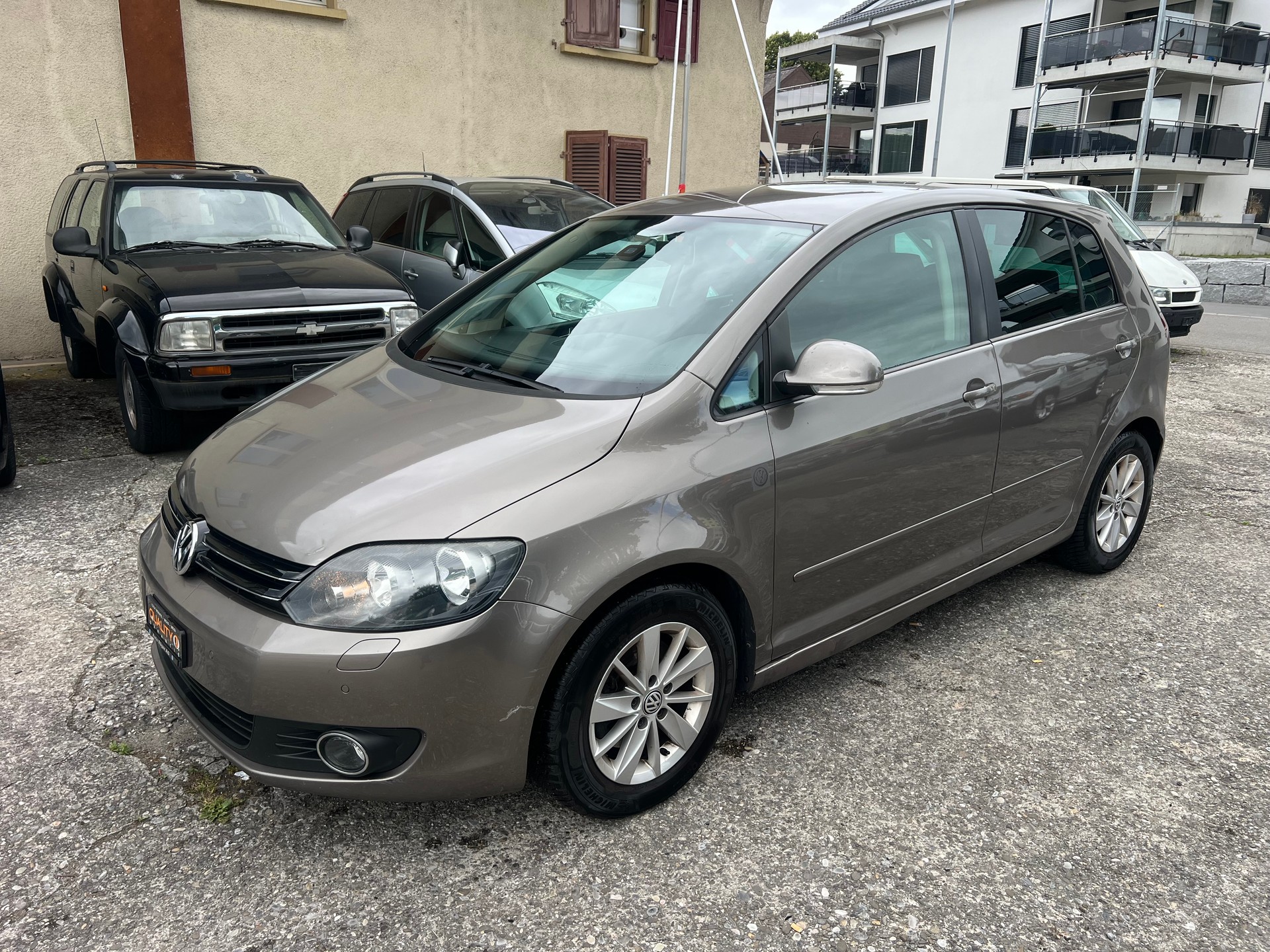 VW Golf Plus 2.0 TDI Trendline-showroom-element-1