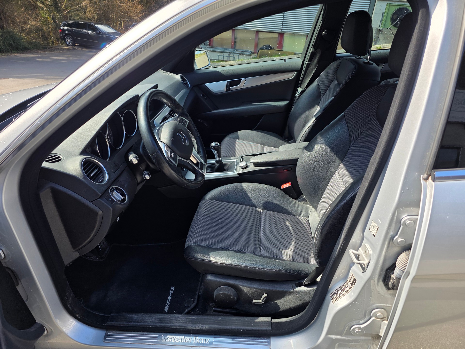 MERCEDES-BENZ C 200 Avantgarde-image-11