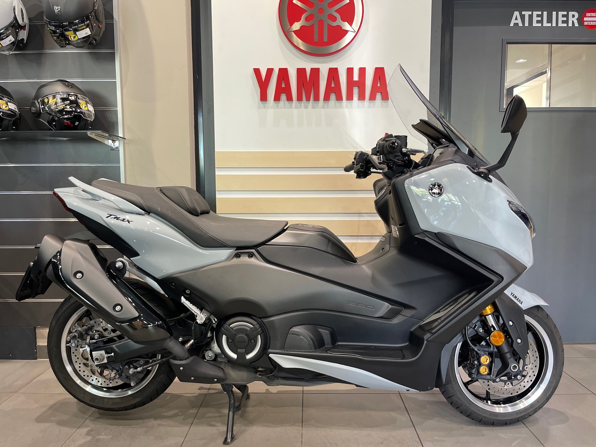 YAMAHA T-MAX Tech-Max XP 560-image-1