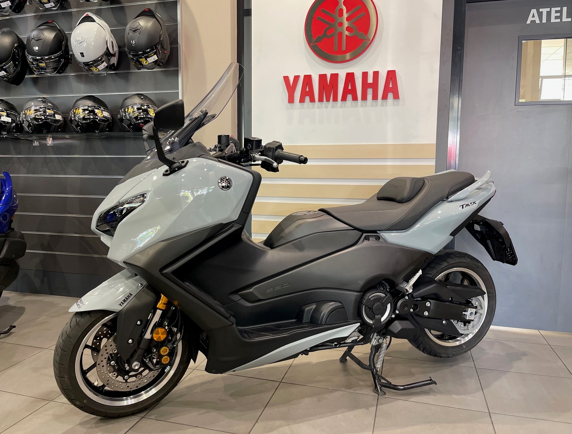 YAMAHA T-MAX Tech-Max XP 560-image-4