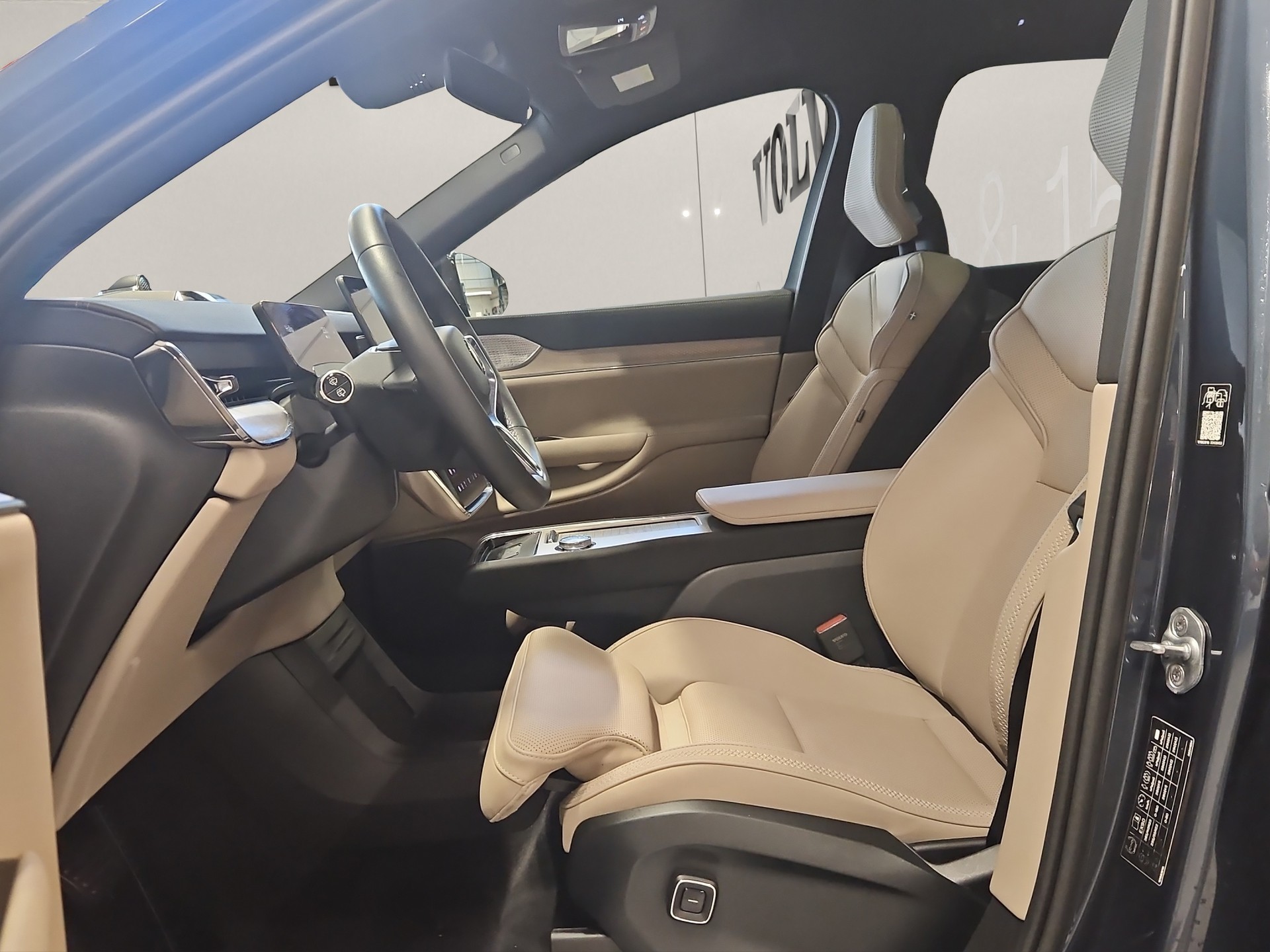 VOLVO EX90 Twin Performance Ultra AWD-image-7