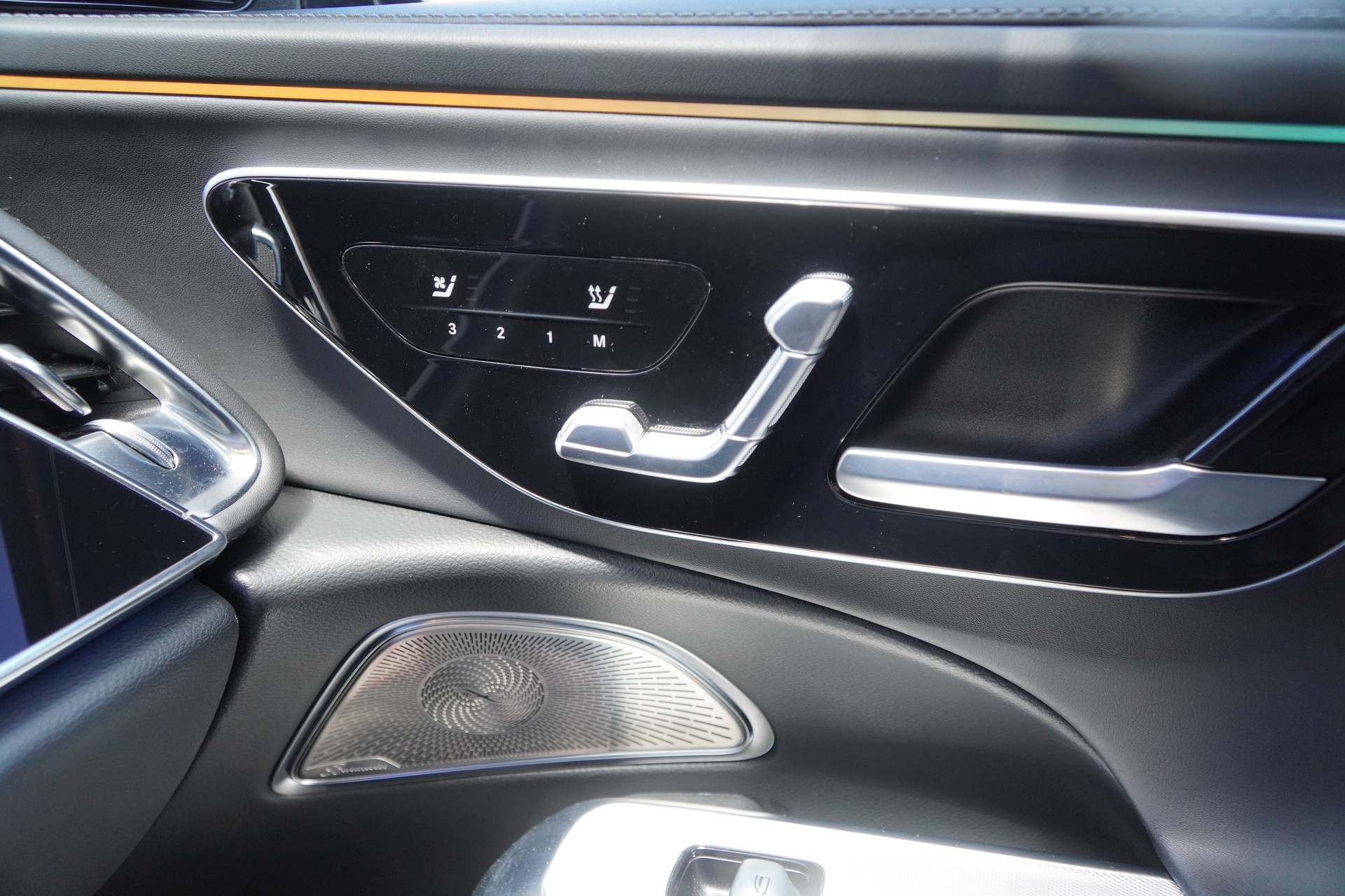 MERCEDES-BENZ E 400 e 4Matic 9G-Tronic-image-26